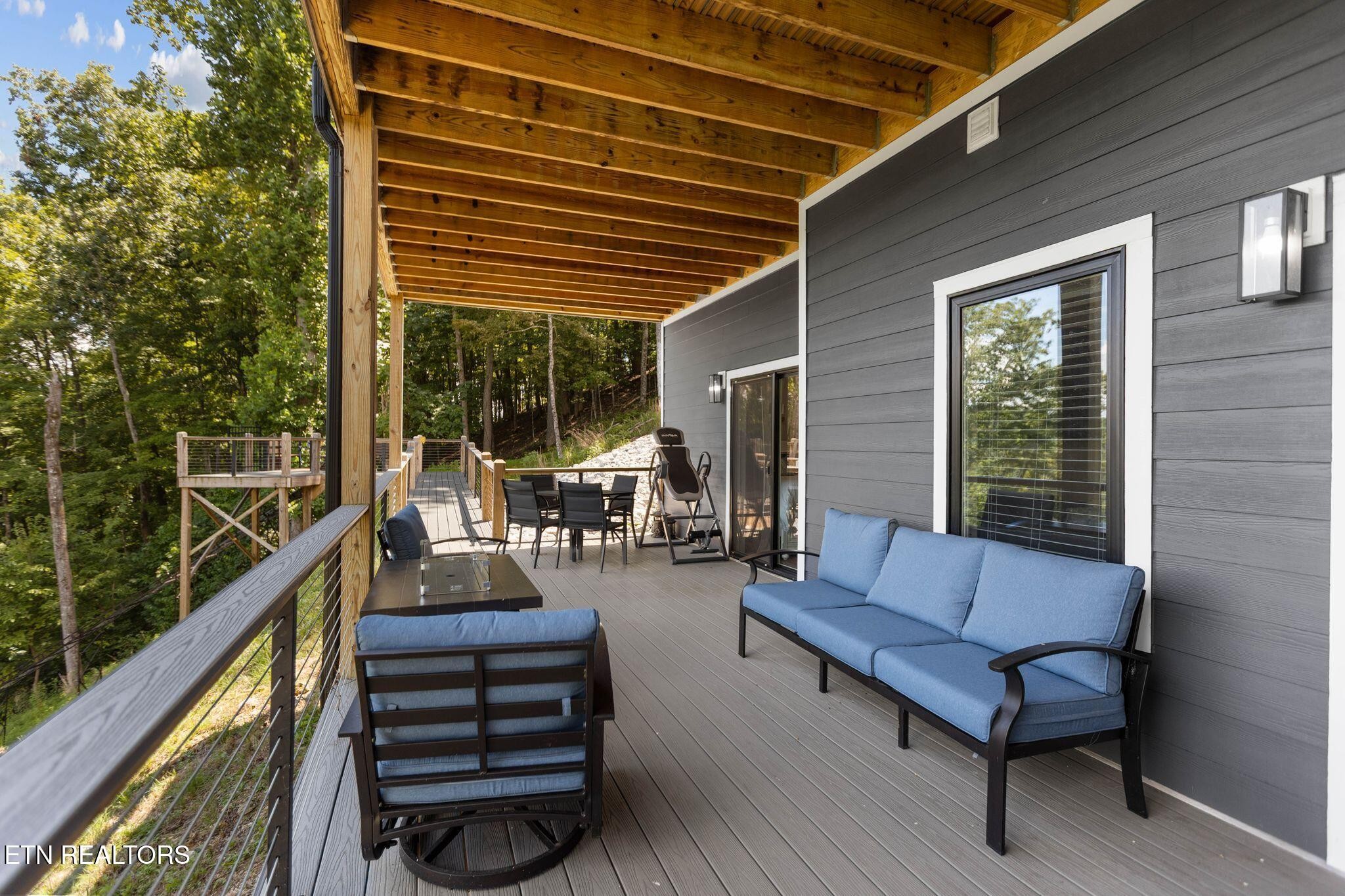 552 Fox Ridge Lane
