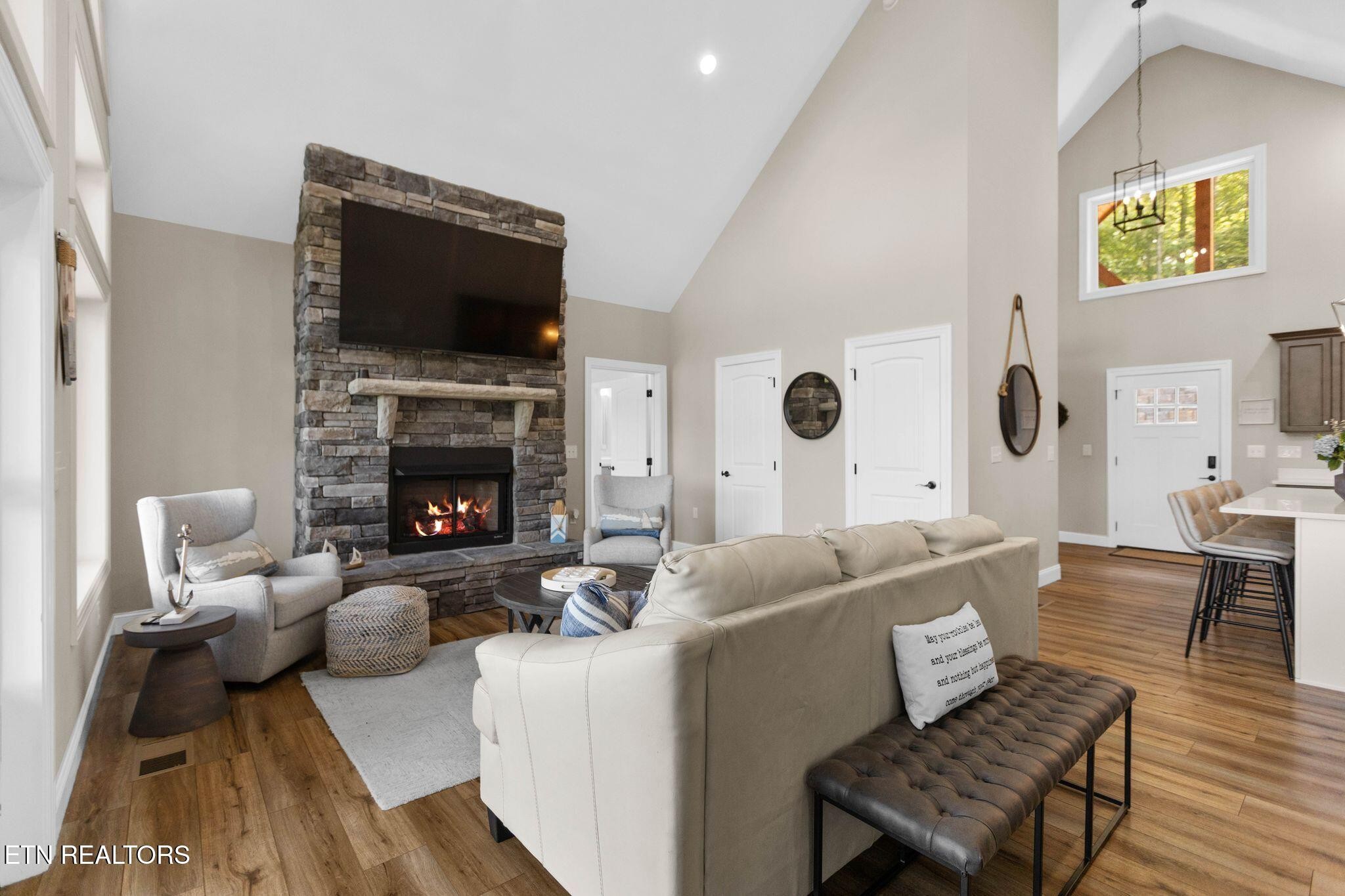 552 Fox Ridge Lane