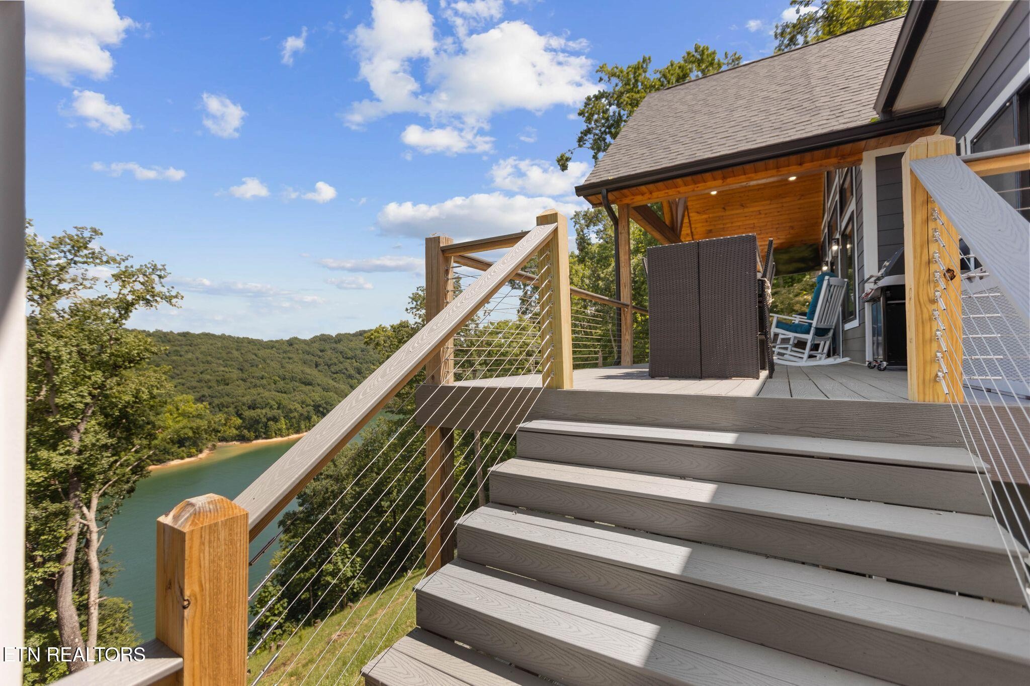 552 Fox Ridge Lane