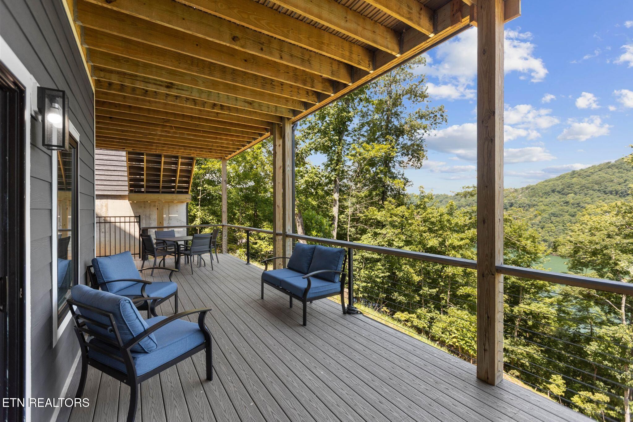 552 Fox Ridge Lane