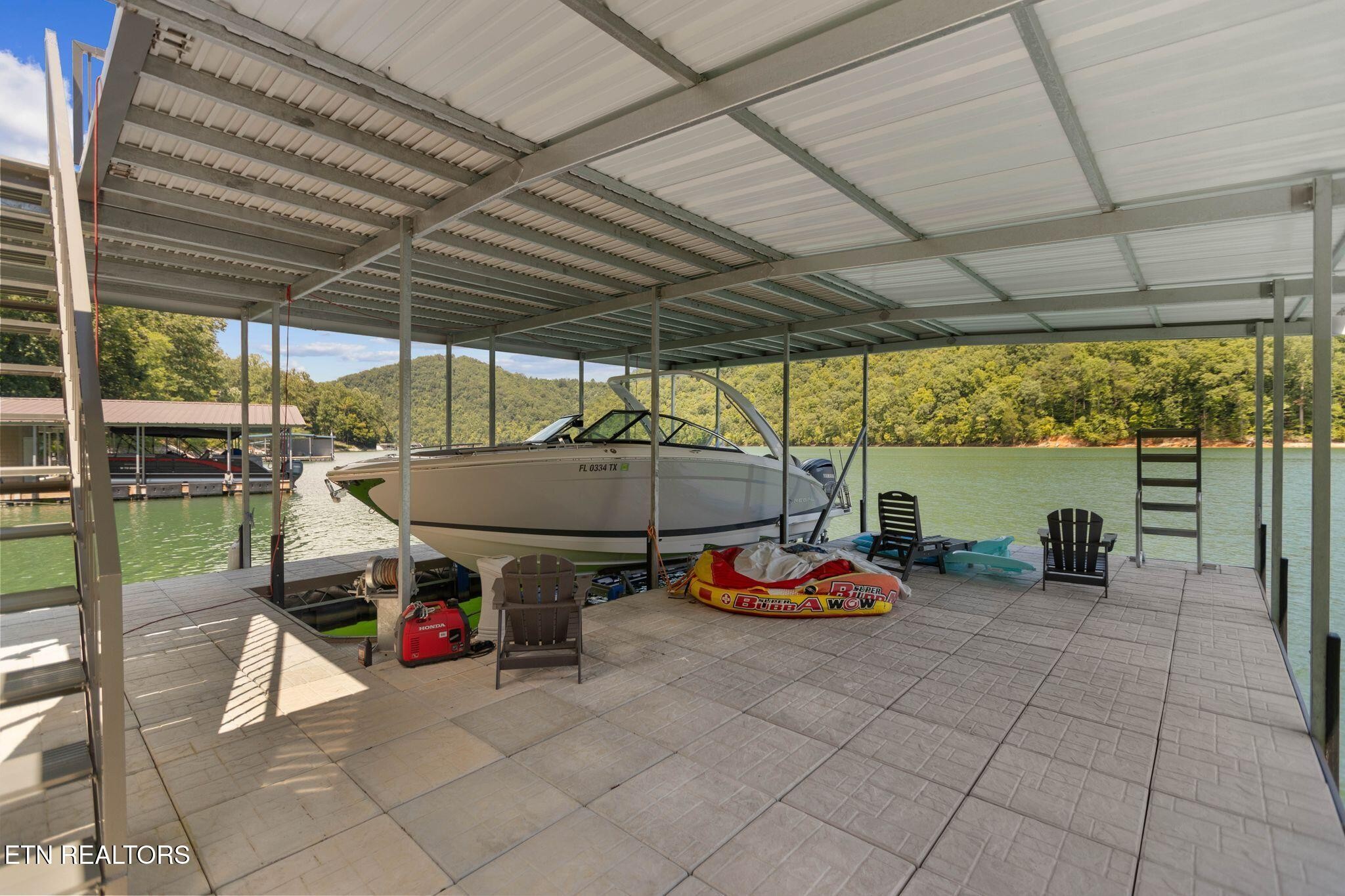 552 Fox Ridge Lane