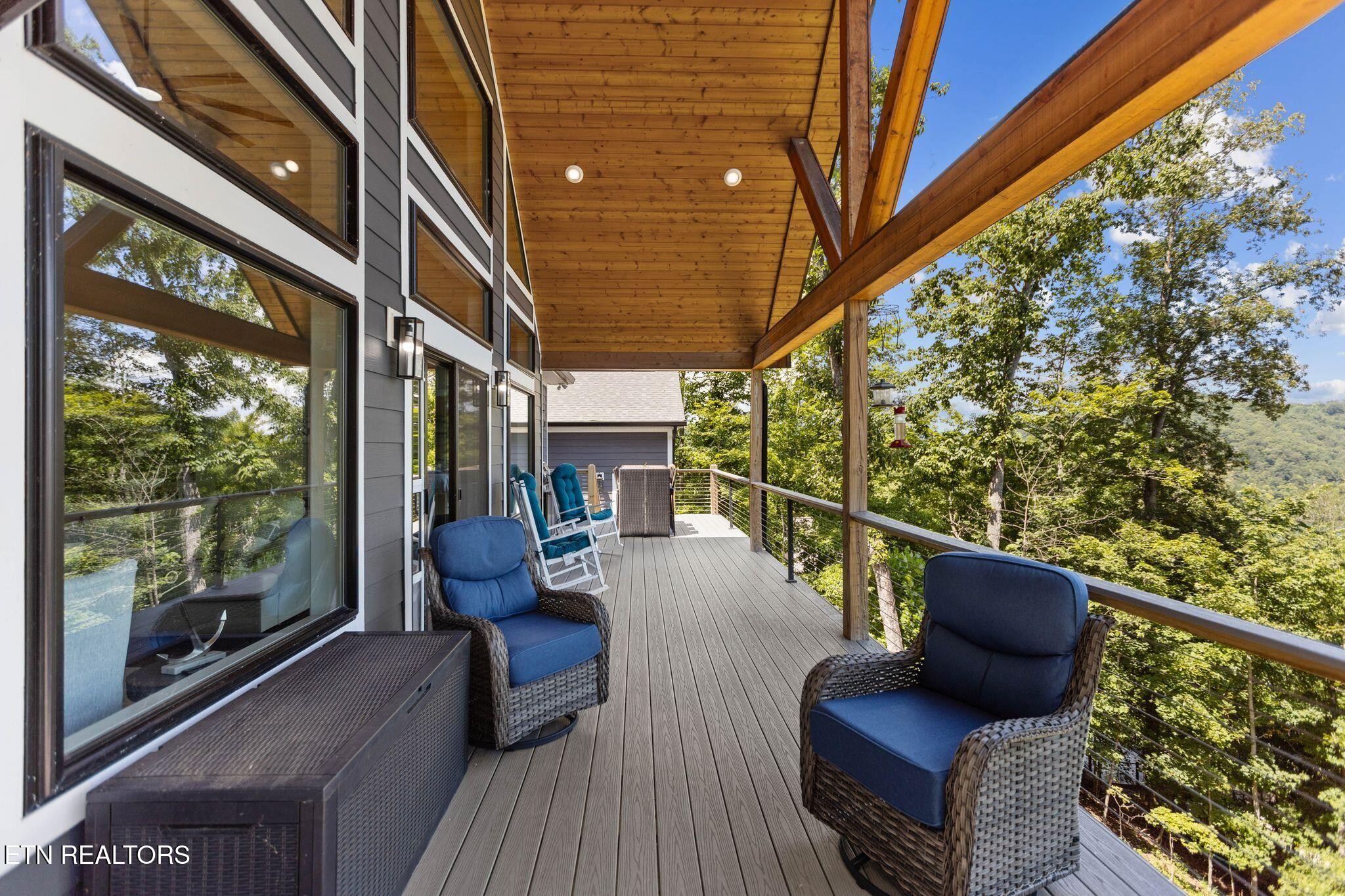 552 Fox Ridge Lane