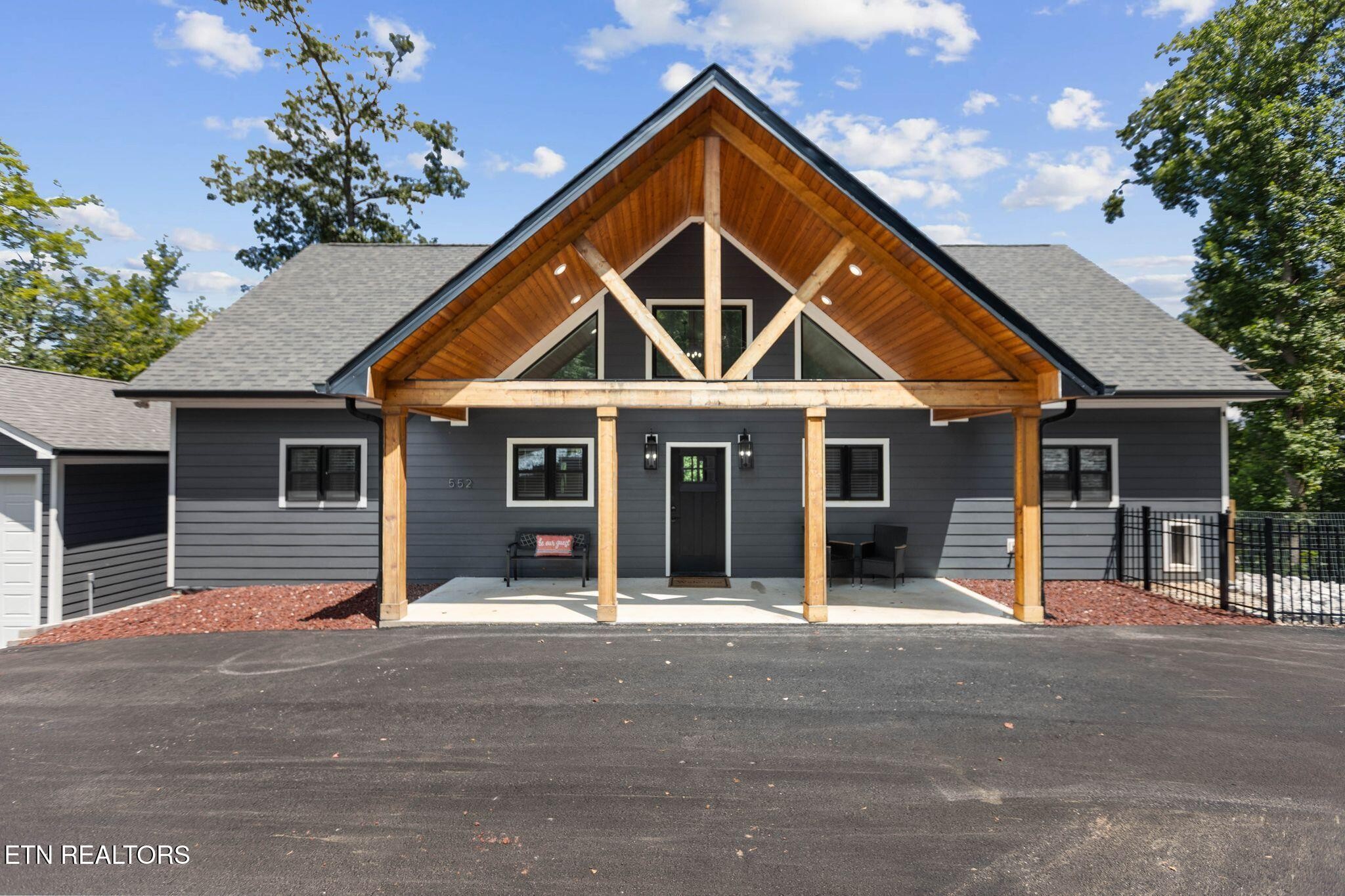 552 Fox Ridge Lane