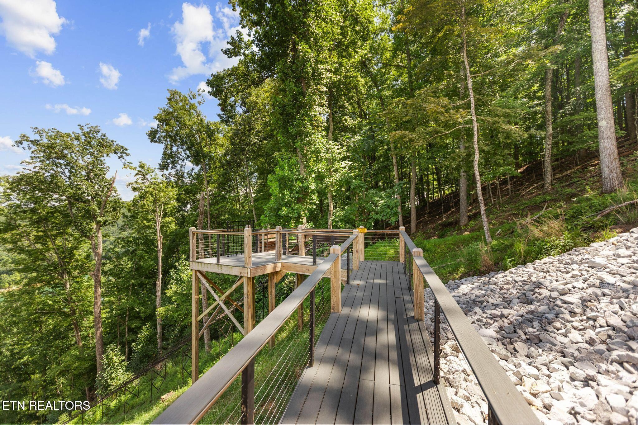 552 Fox Ridge Lane