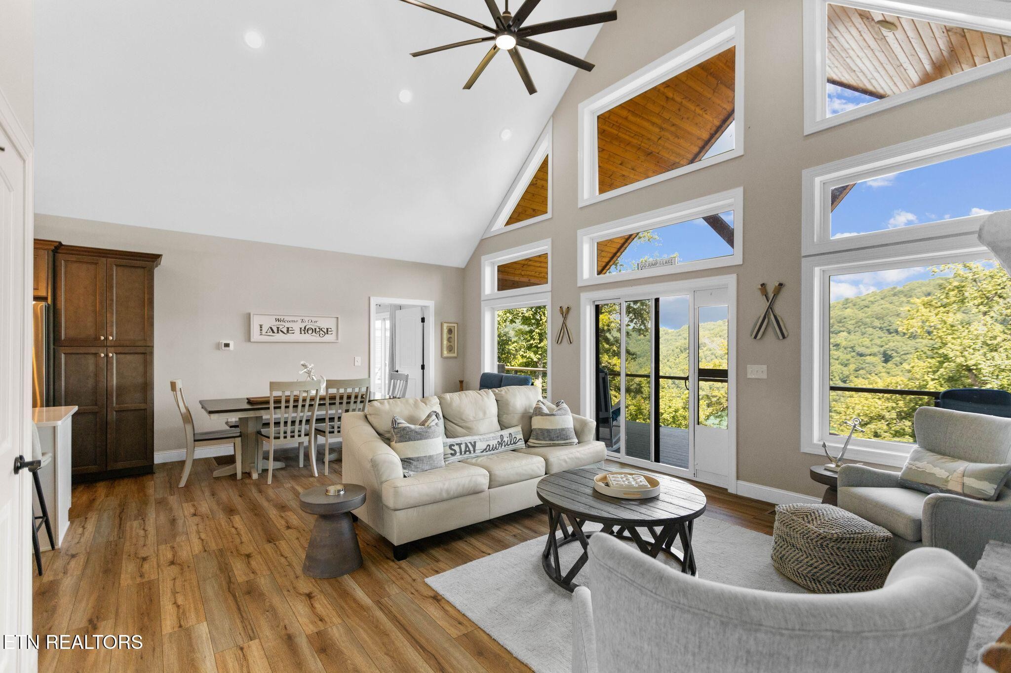 552 Fox Ridge Lane