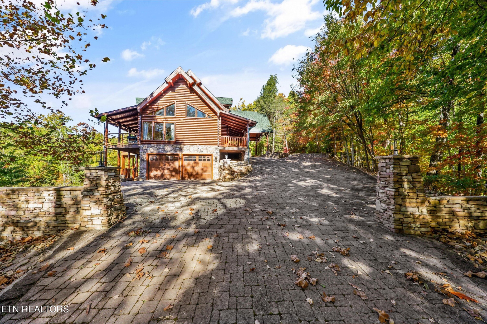 611 Pinnacle Vista Rd
