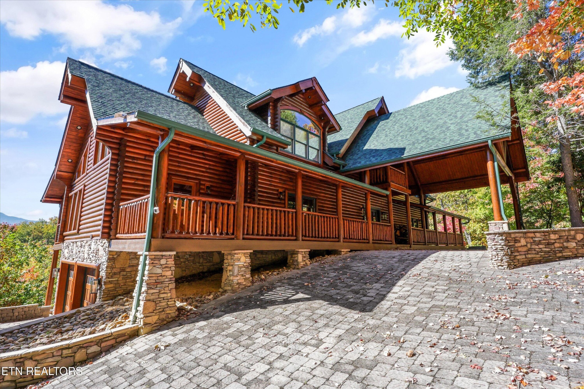 611 Pinnacle Vista Rd