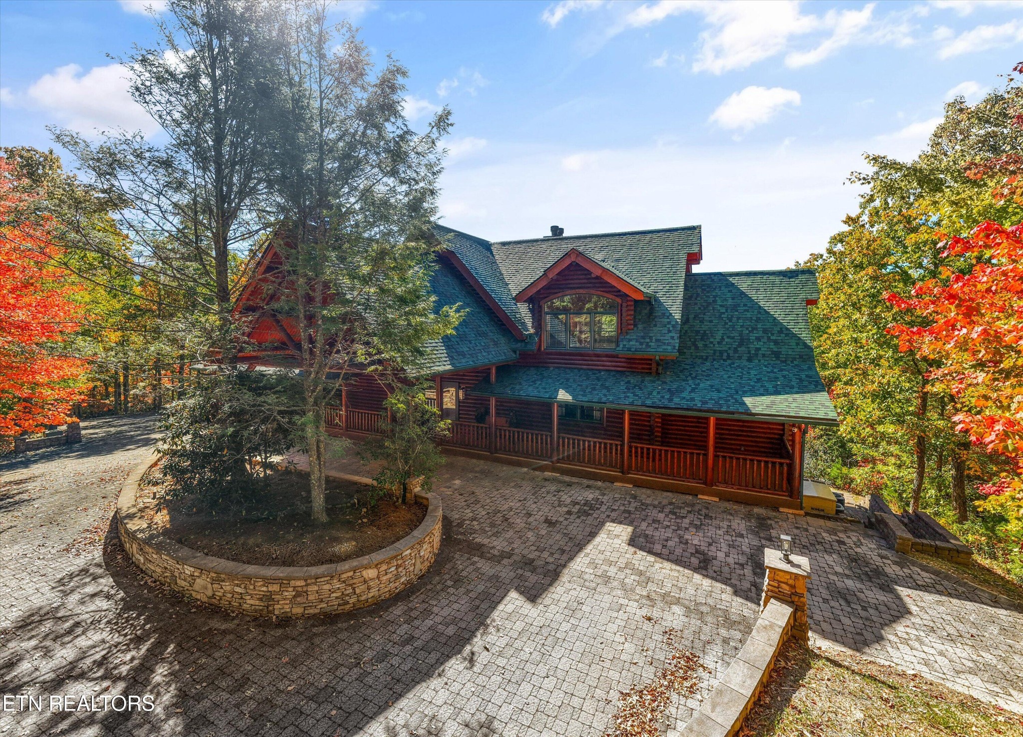611 Pinnacle Vista Rd
