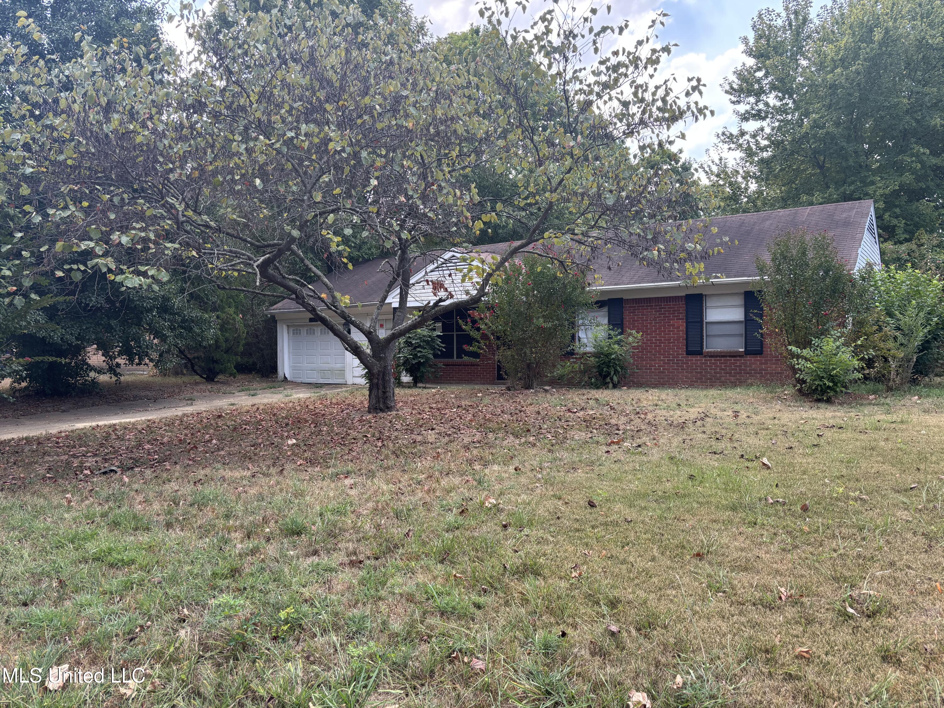 2655 Hillcrest Drive