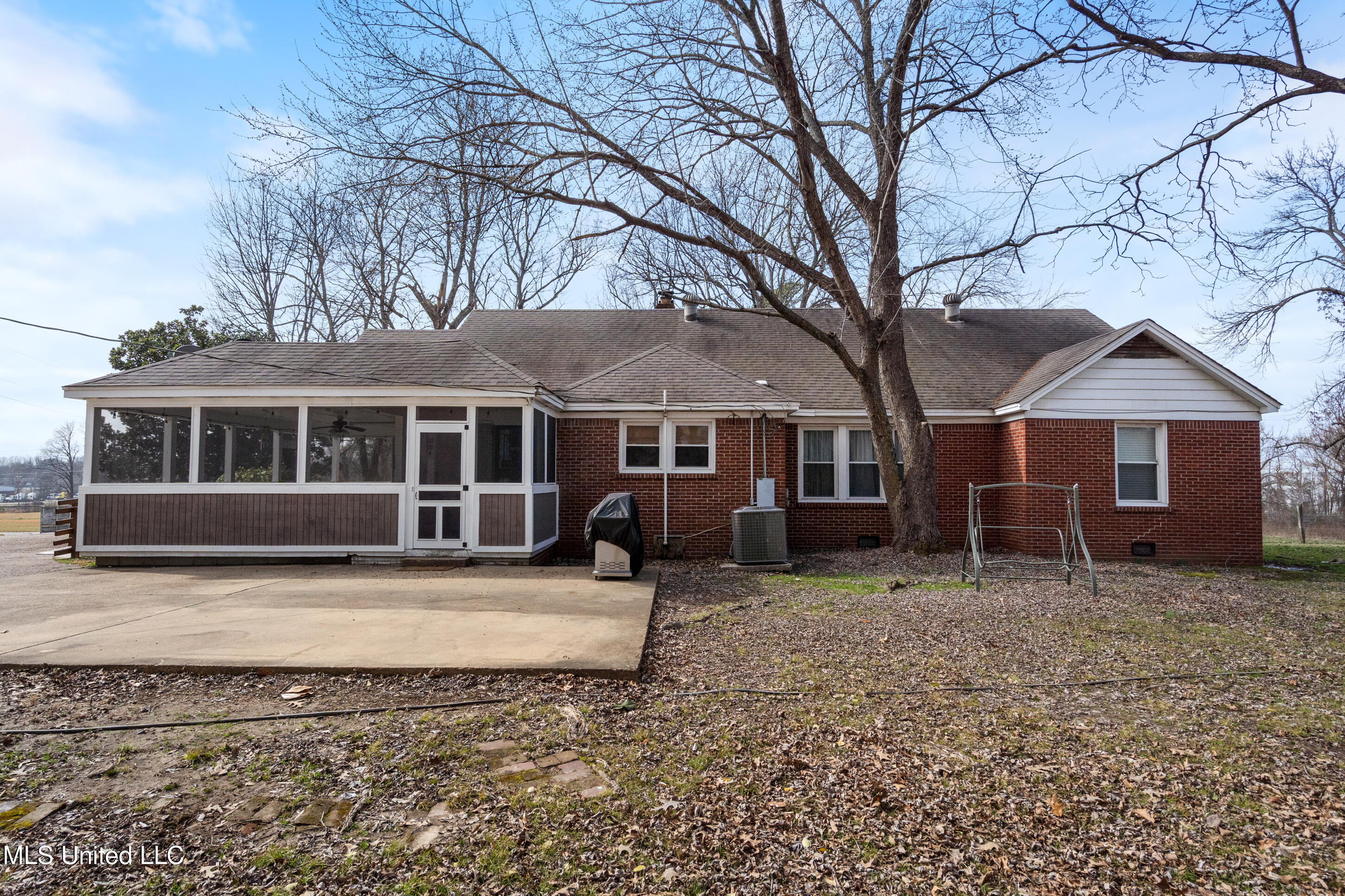 9142 Mineral Wells Road
