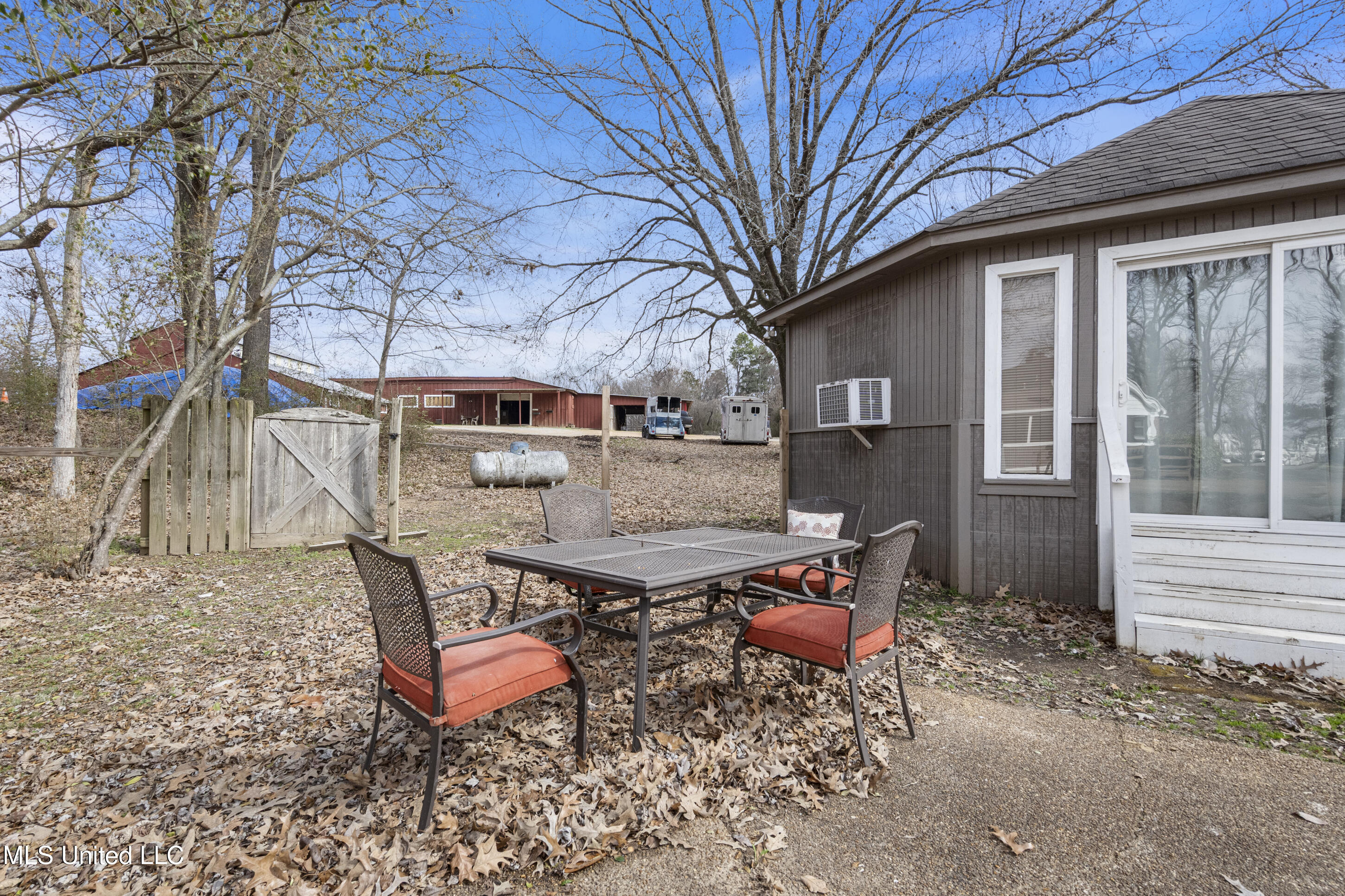 9142 Mineral Wells Road