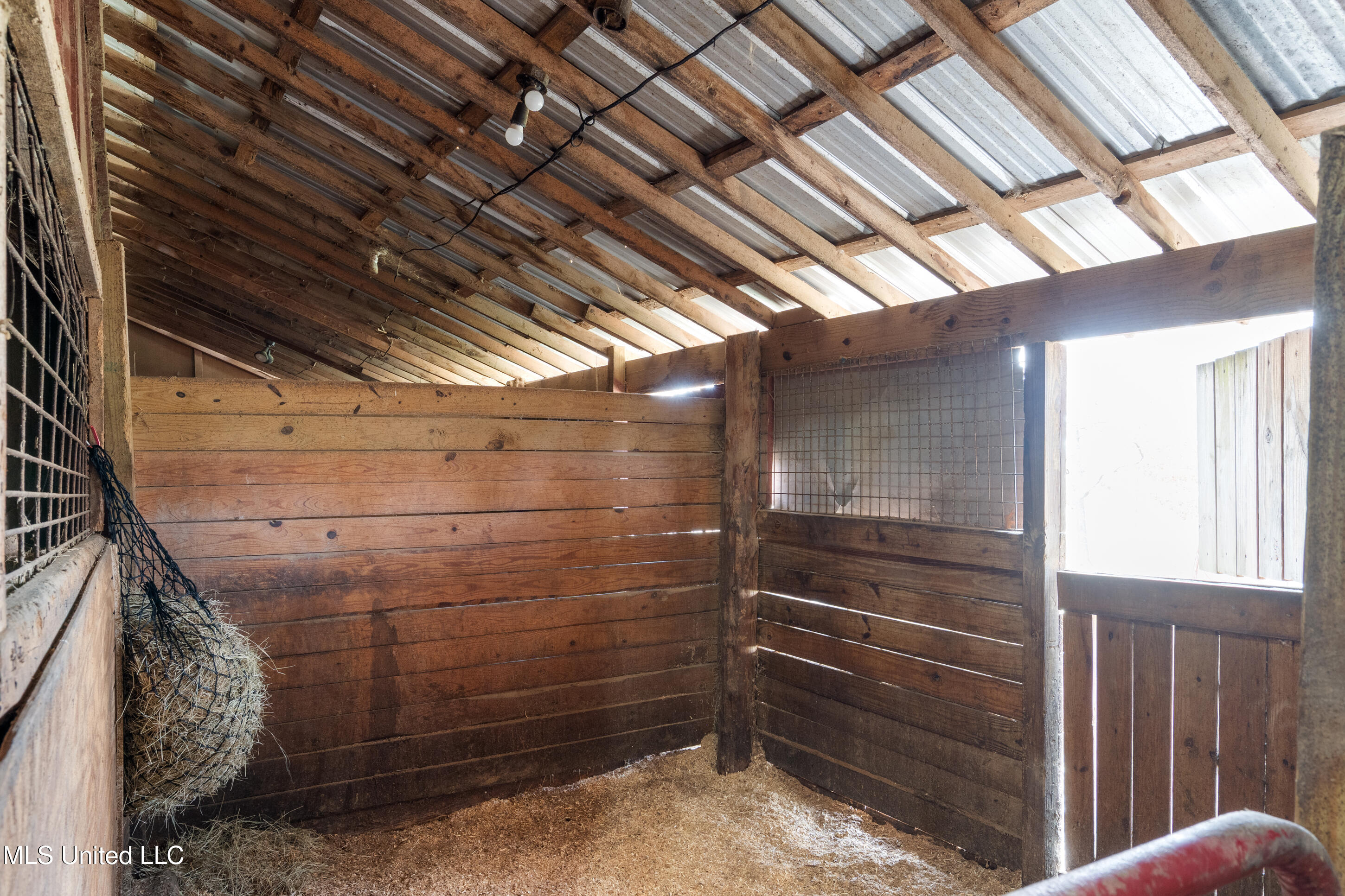 9142 Mineral Wells Road