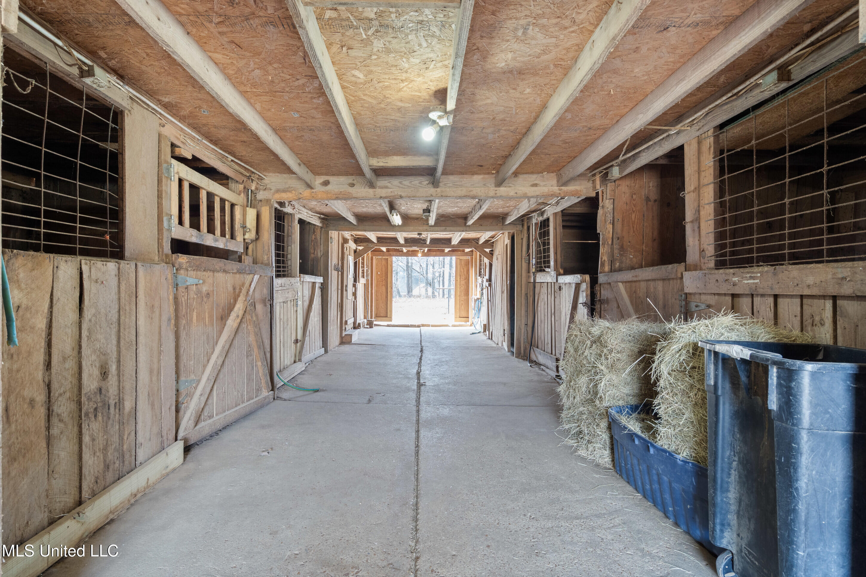 9142 Mineral Wells Road
