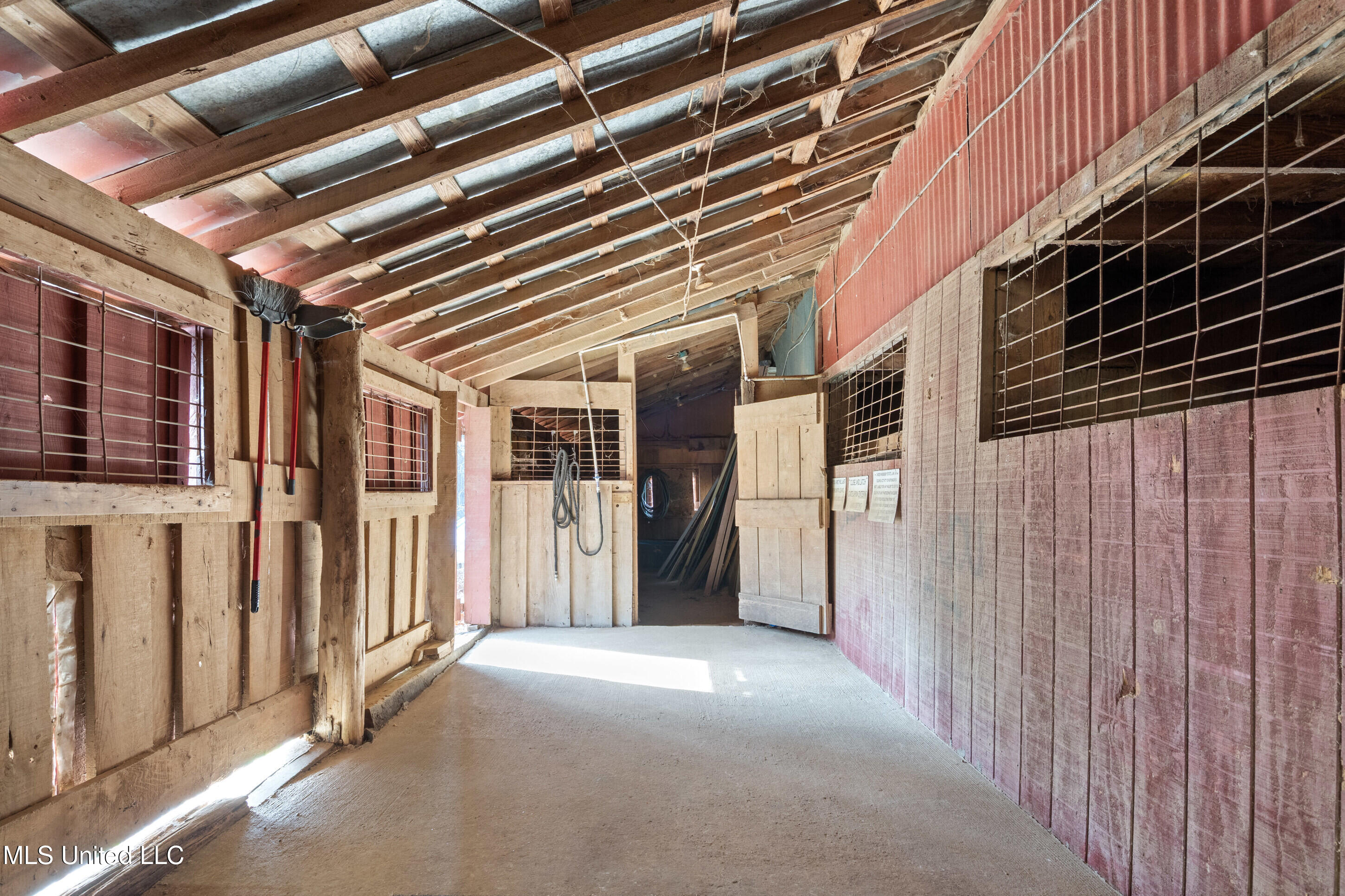 9142 Mineral Wells Road