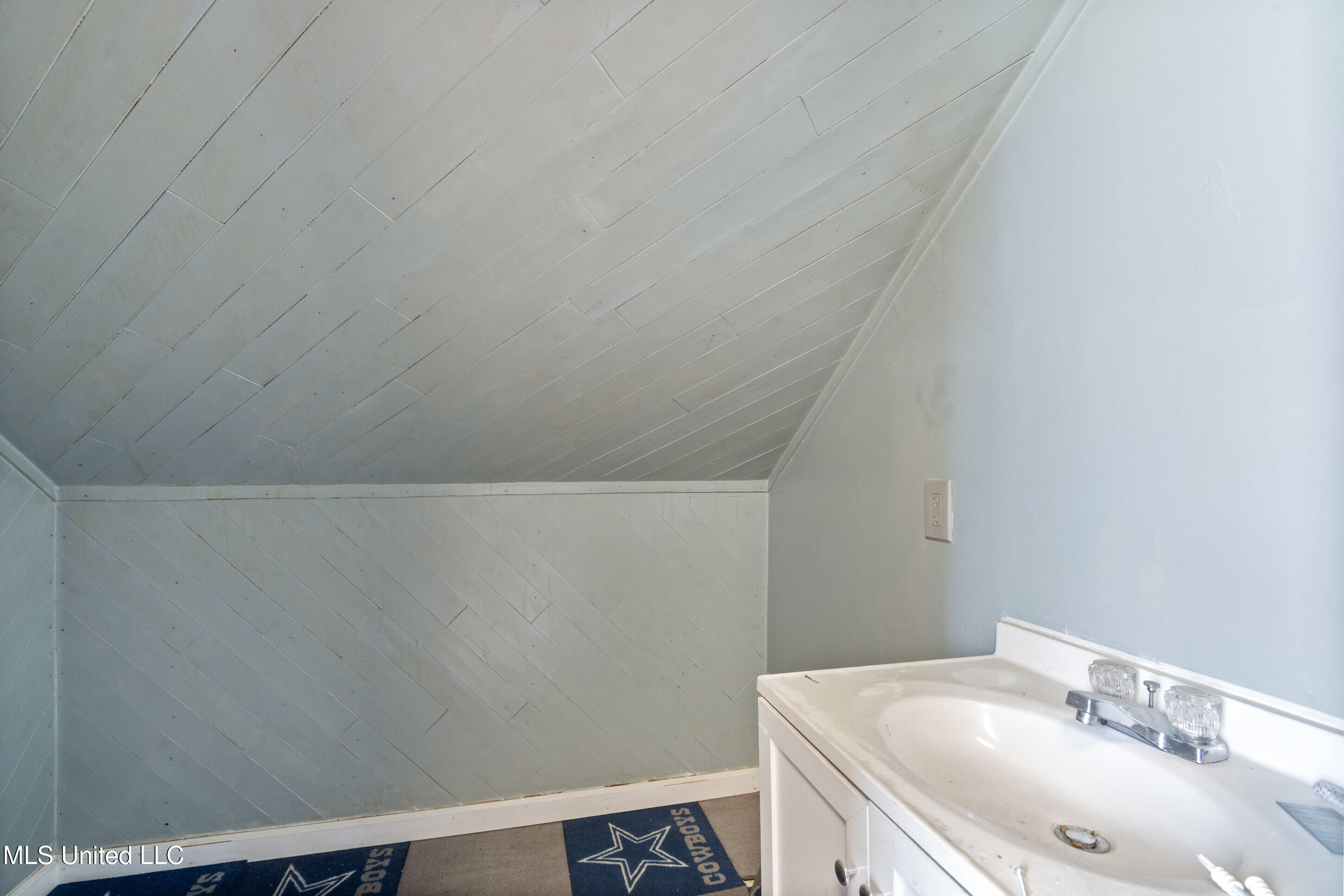 9142 Mineral Wells Road