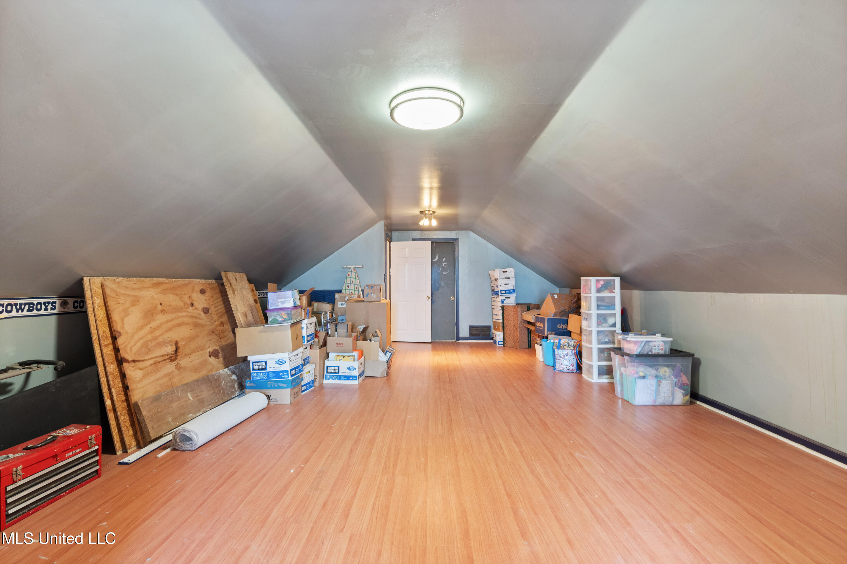 9142 Mineral Wells Road