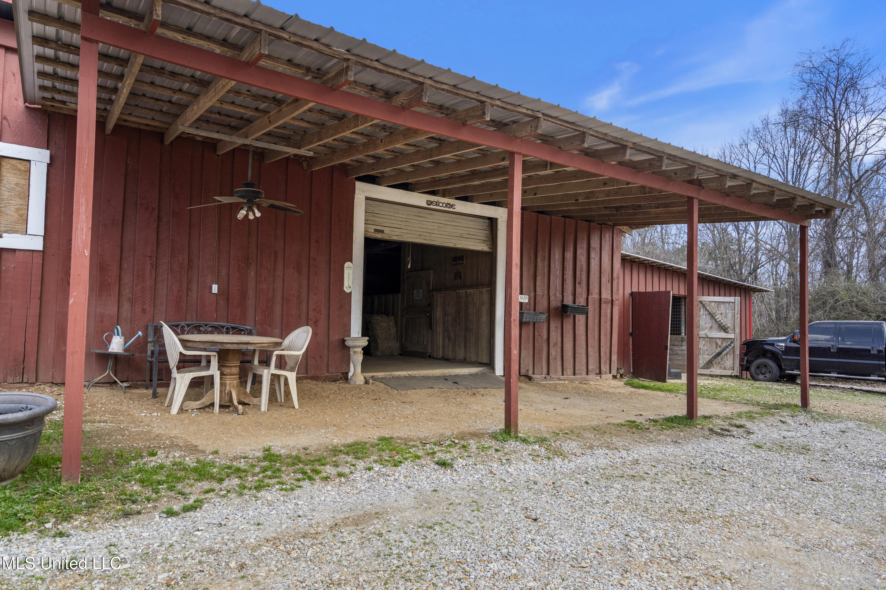 9142 Mineral Wells Road
