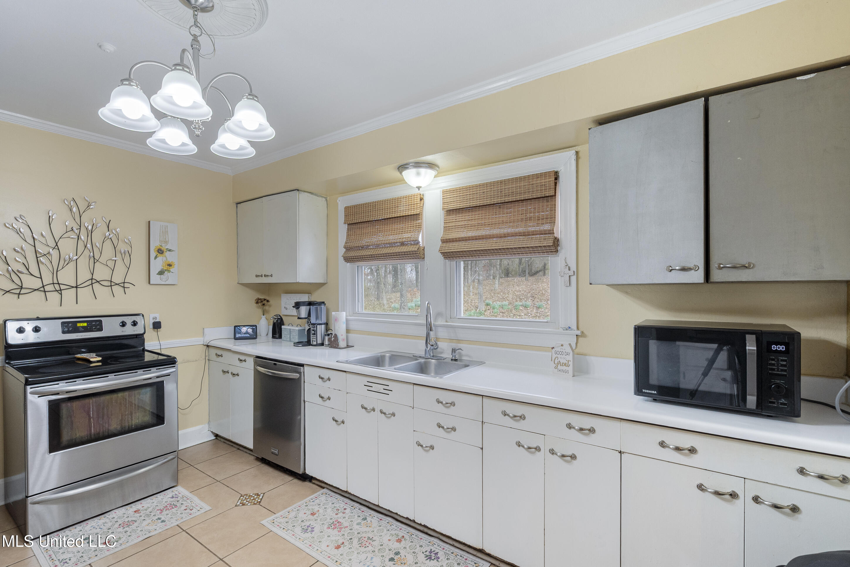 9142 Mineral Wells Road