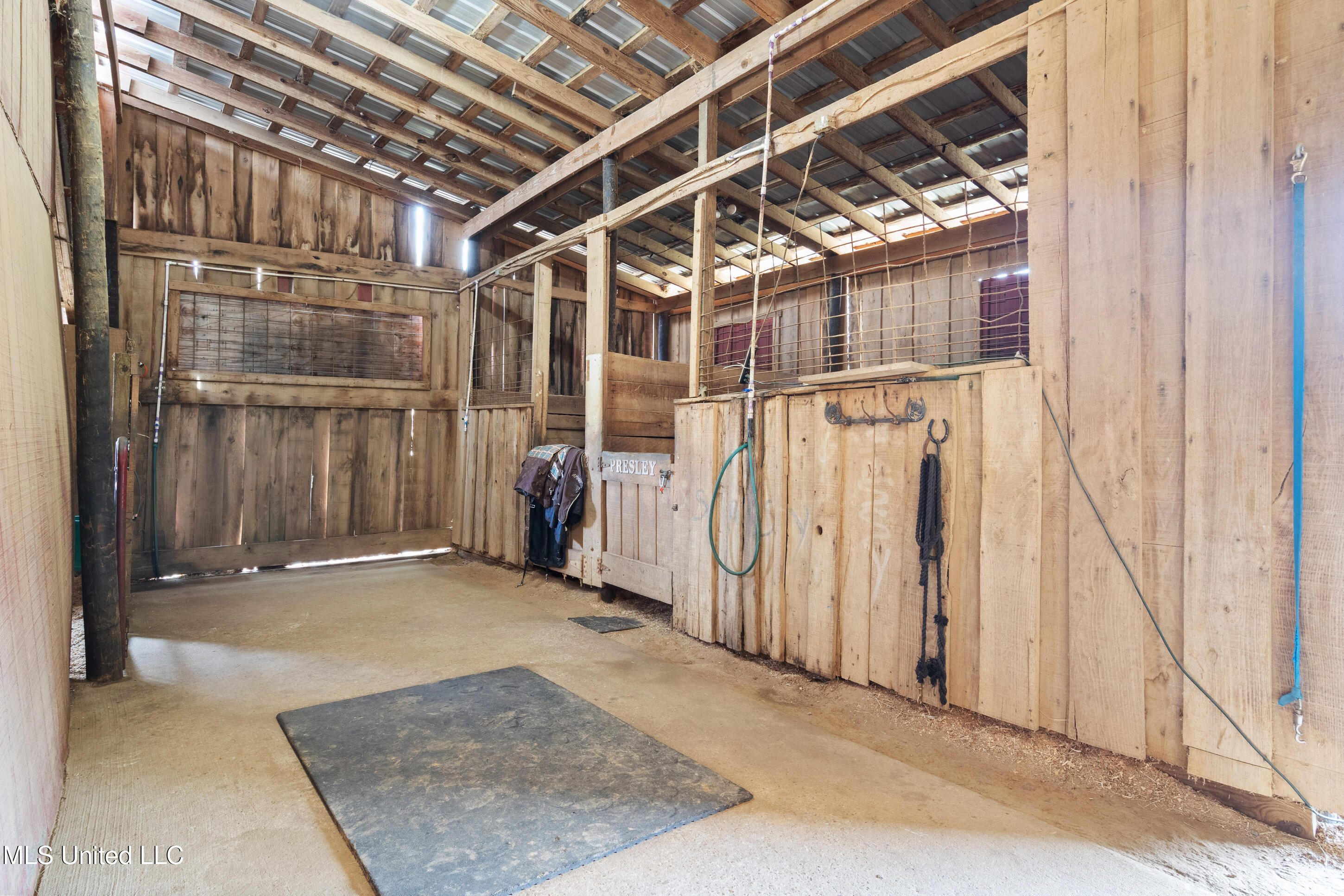 9142 Mineral Wells Road