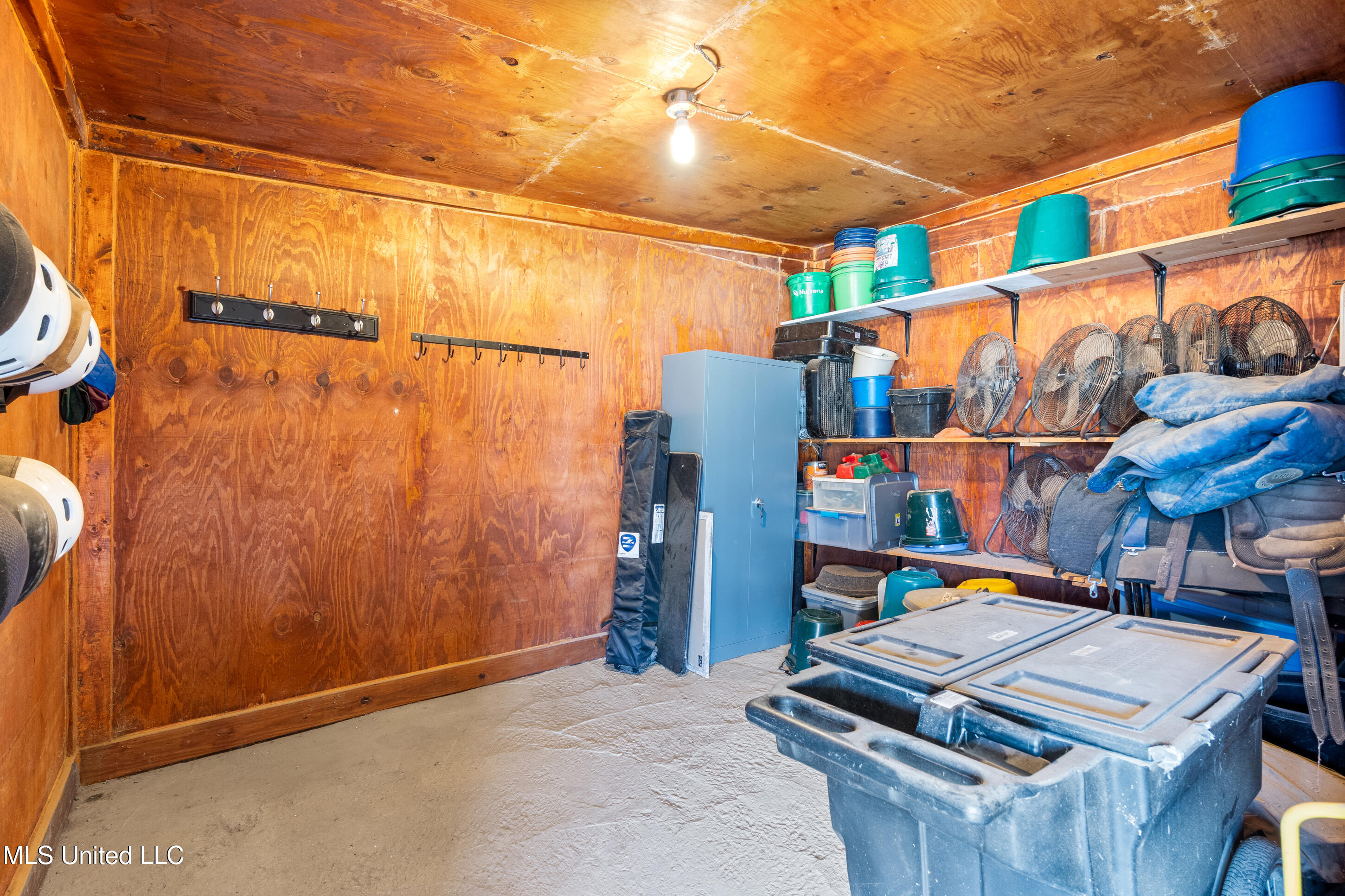 9142 Mineral Wells Road