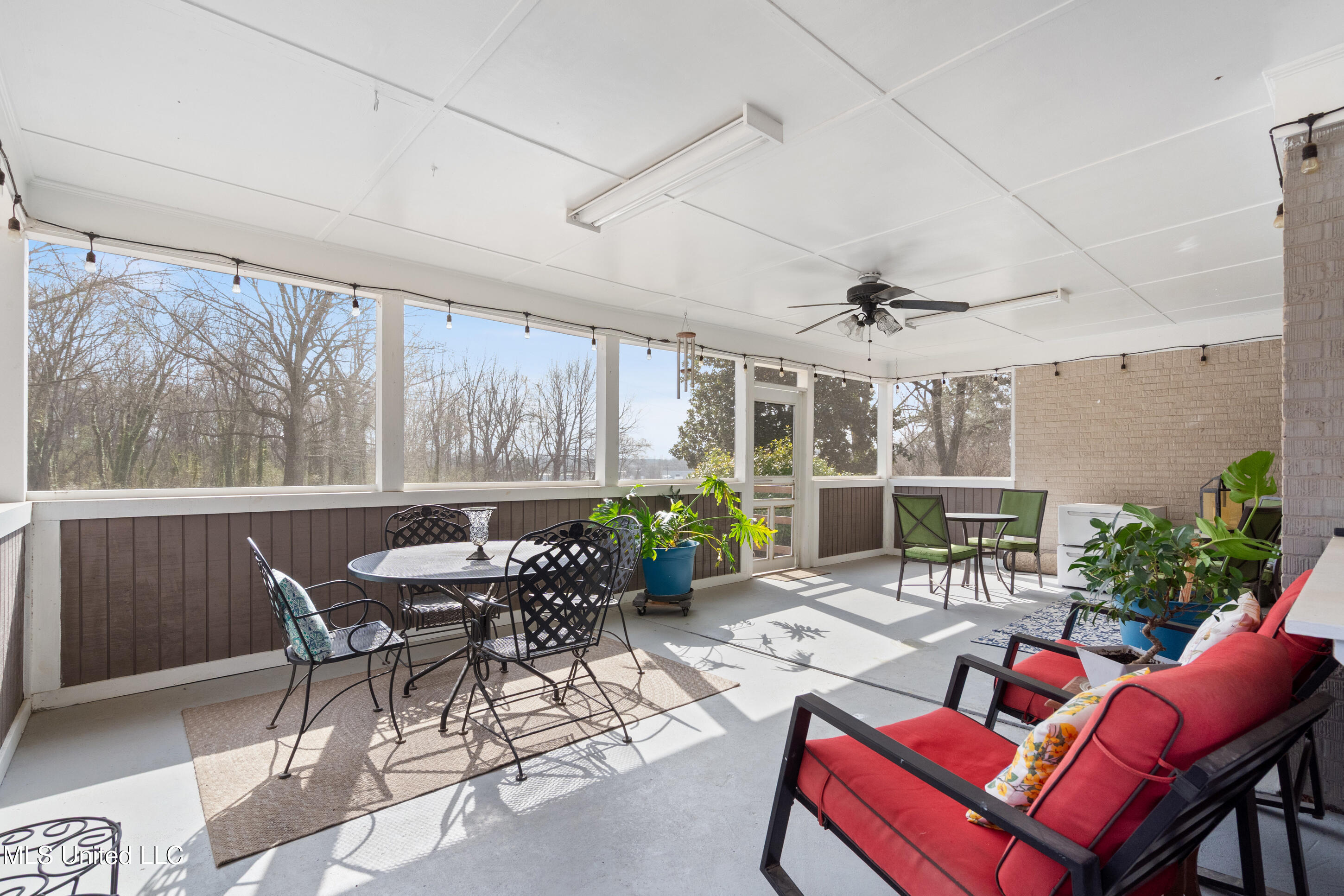 9142 Mineral Wells Road