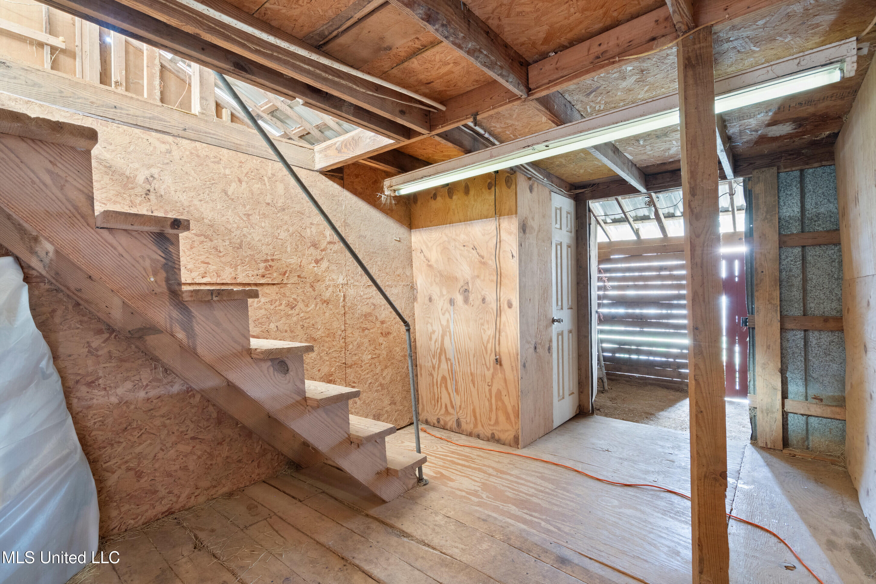 9142 Mineral Wells Road