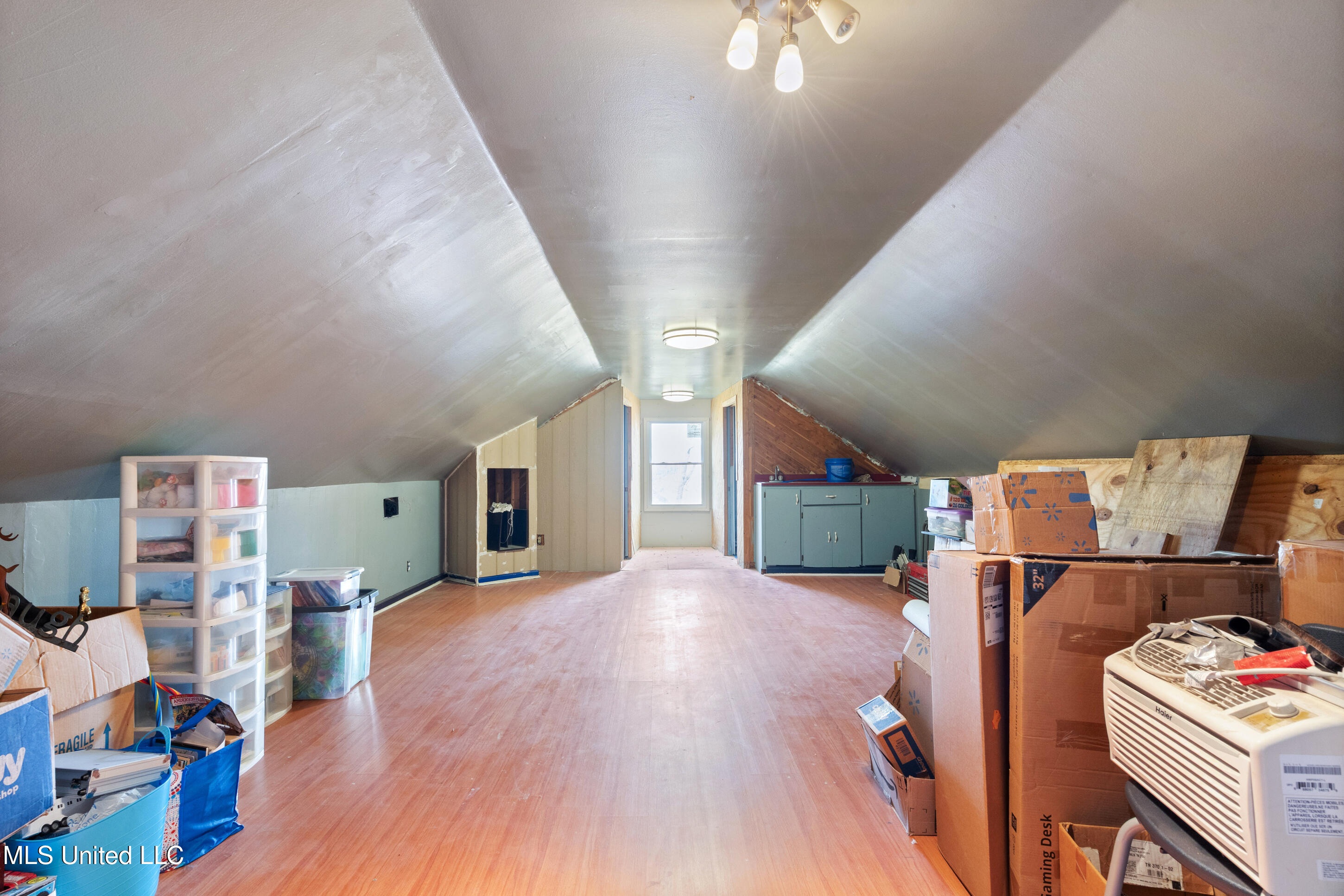 9142 Mineral Wells Road