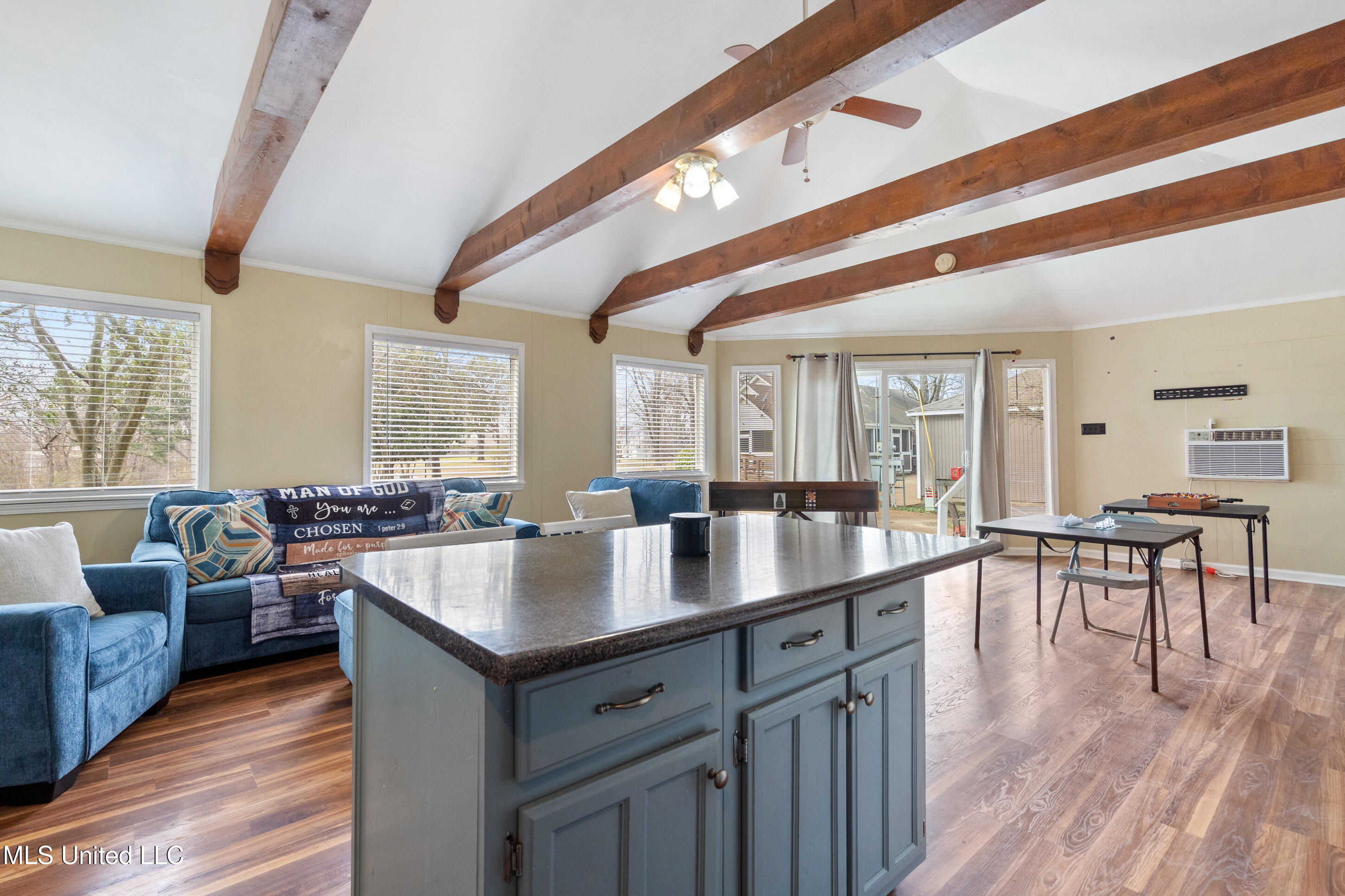 9142 Mineral Wells Road