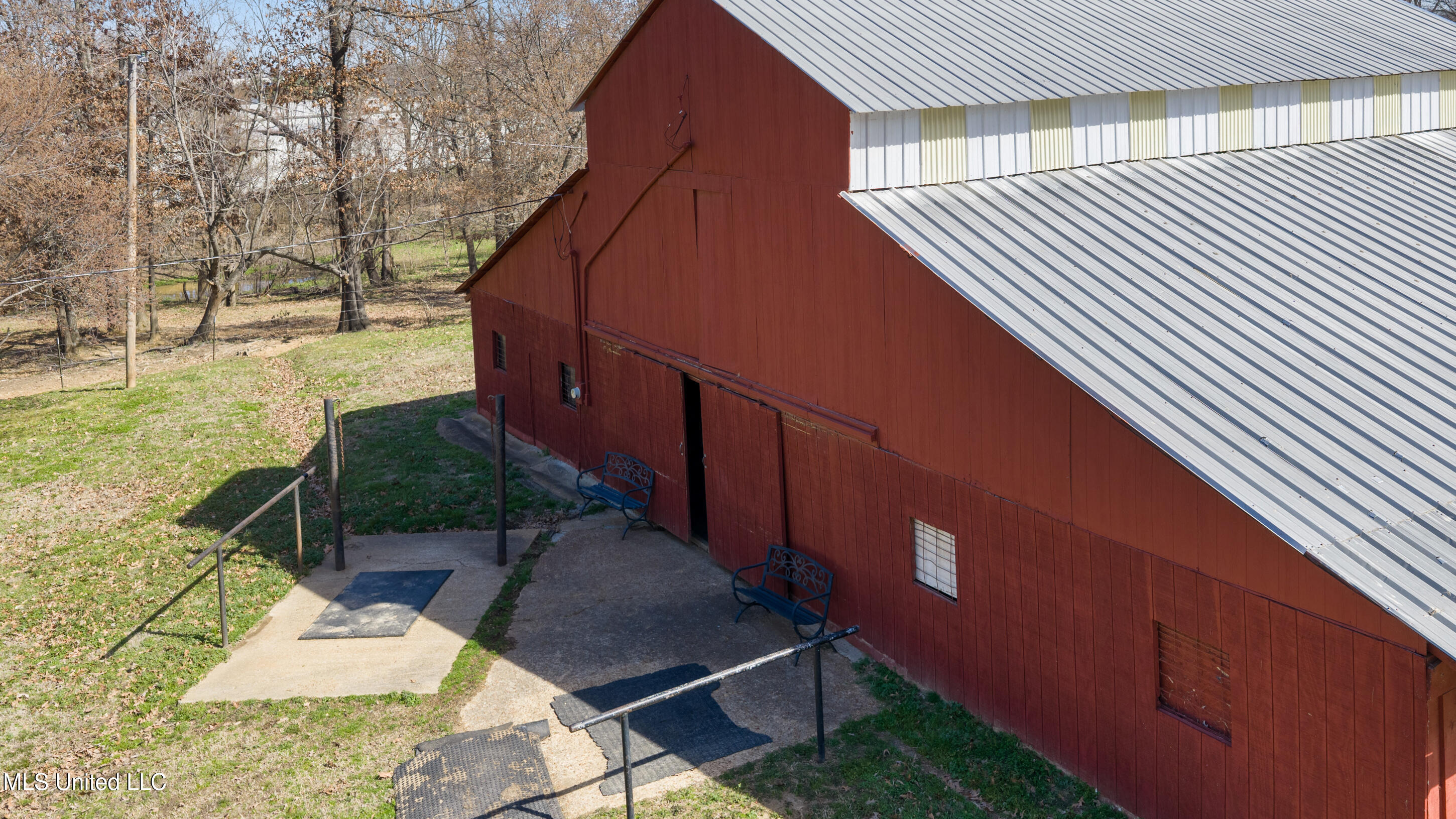 9142 Mineral Wells Road