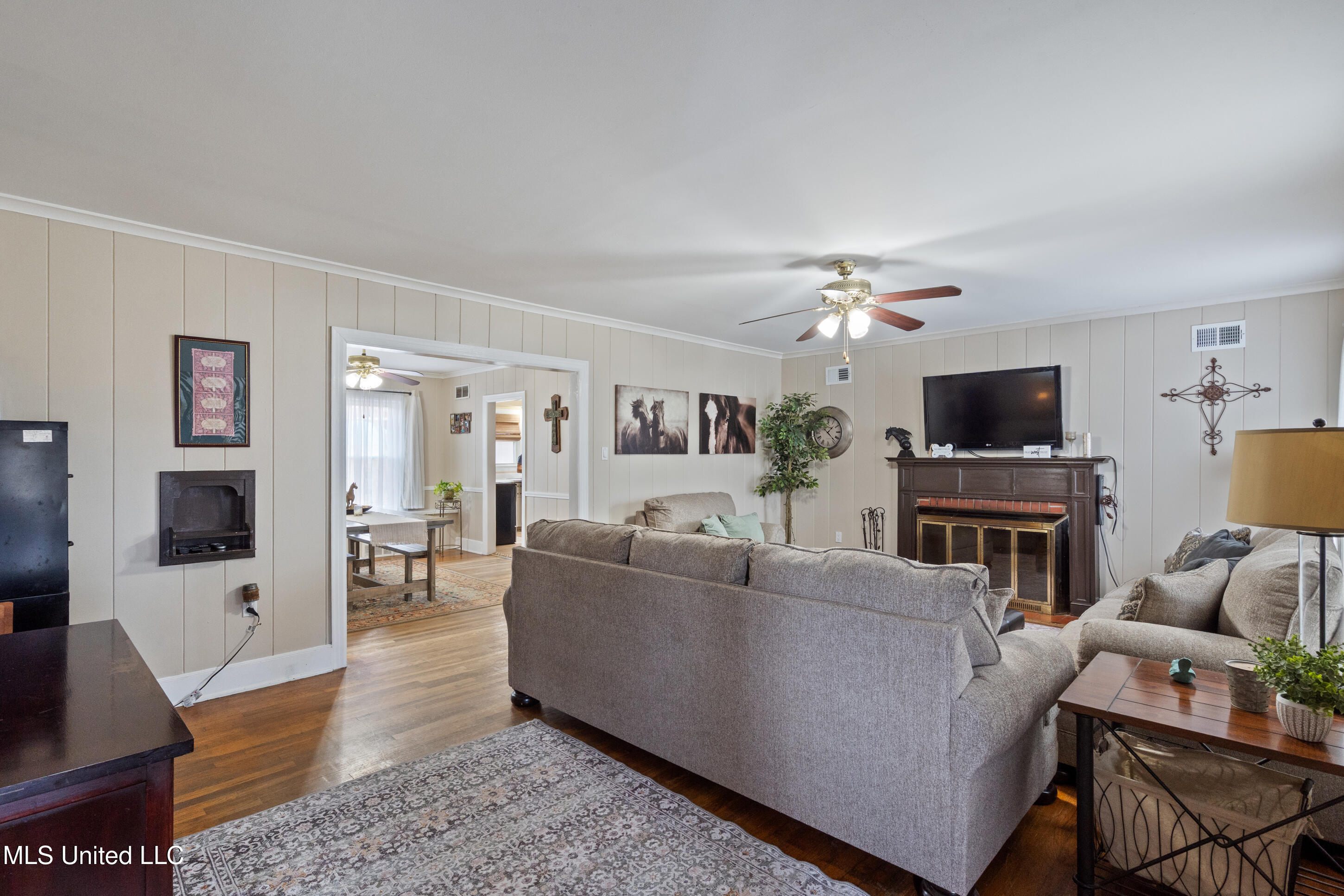 9142 Mineral Wells Road