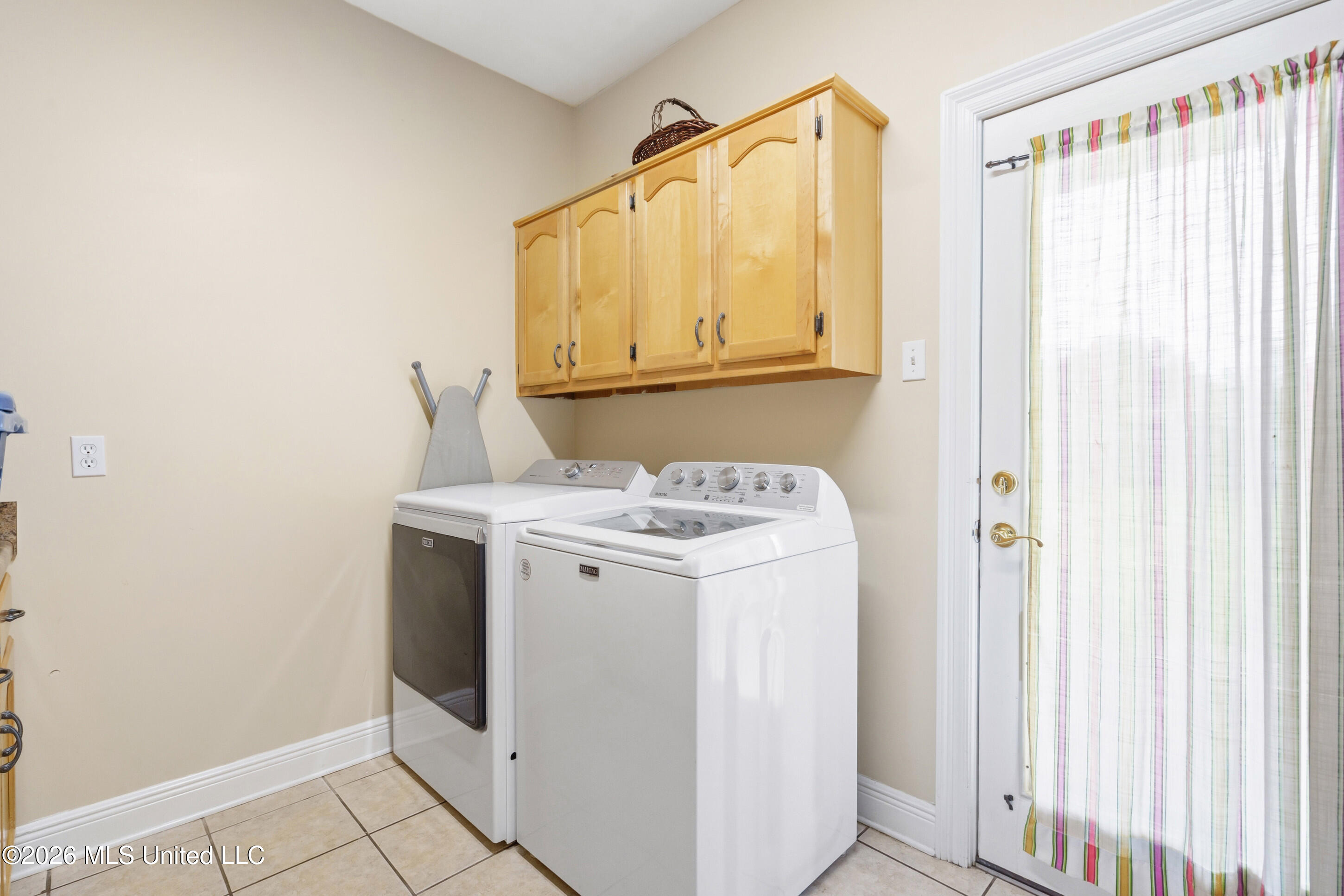 5294 Meadow Pointe Drive