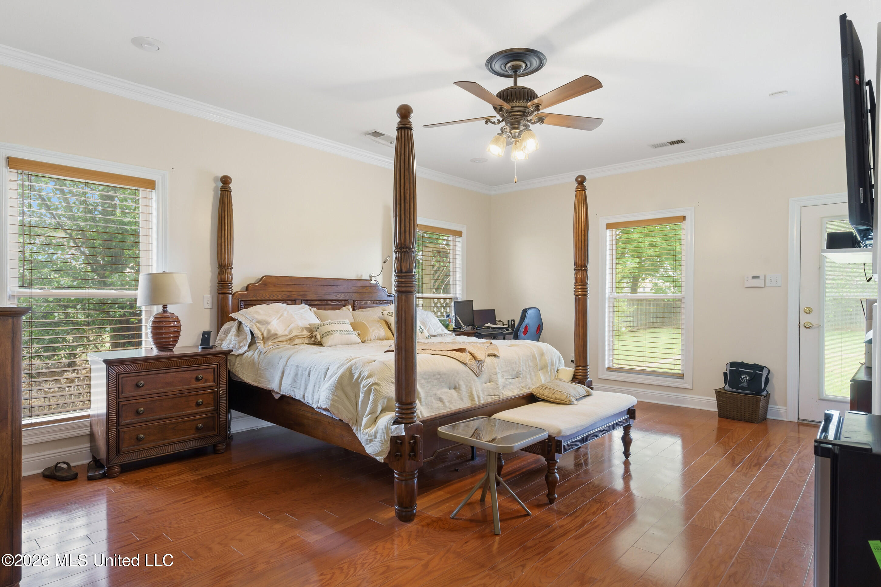 5294 Meadow Pointe Drive