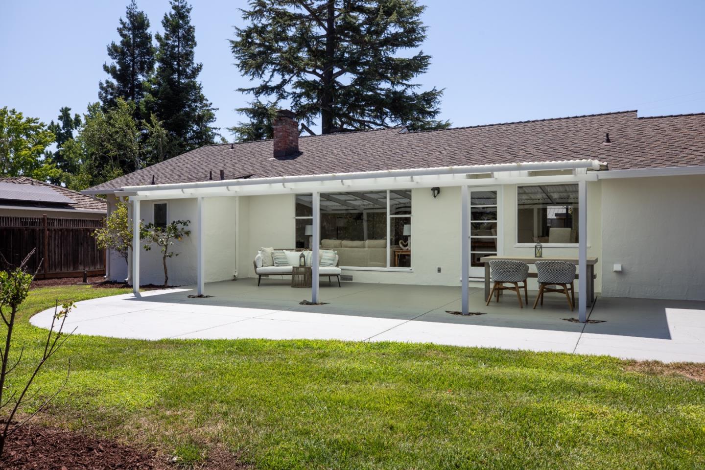 469 La Prenda RD