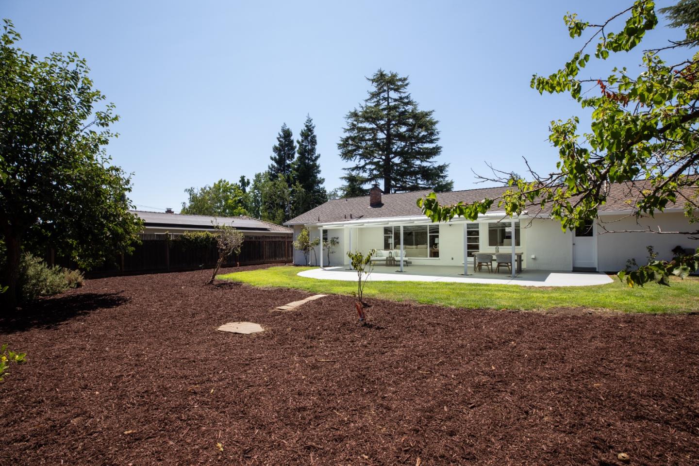 469 La Prenda RD