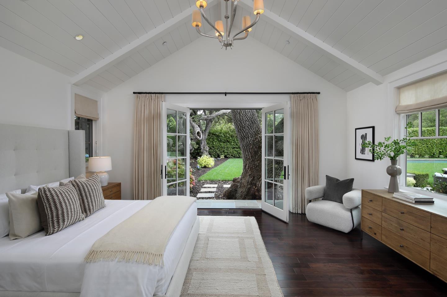 198 Catalpa DR