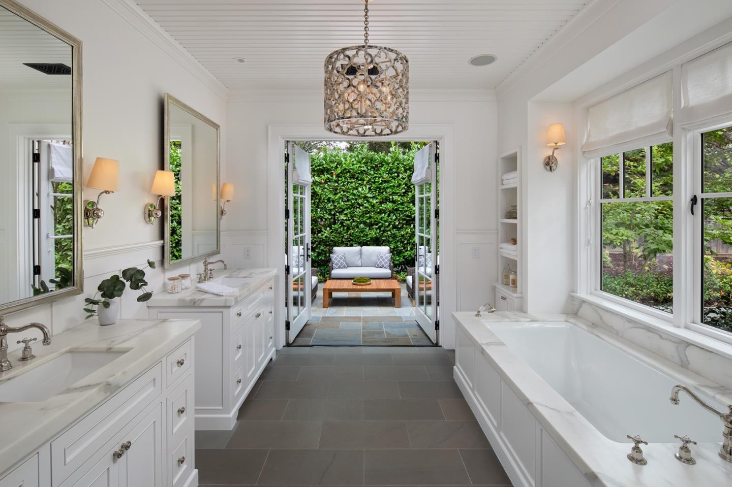 198 Catalpa DR