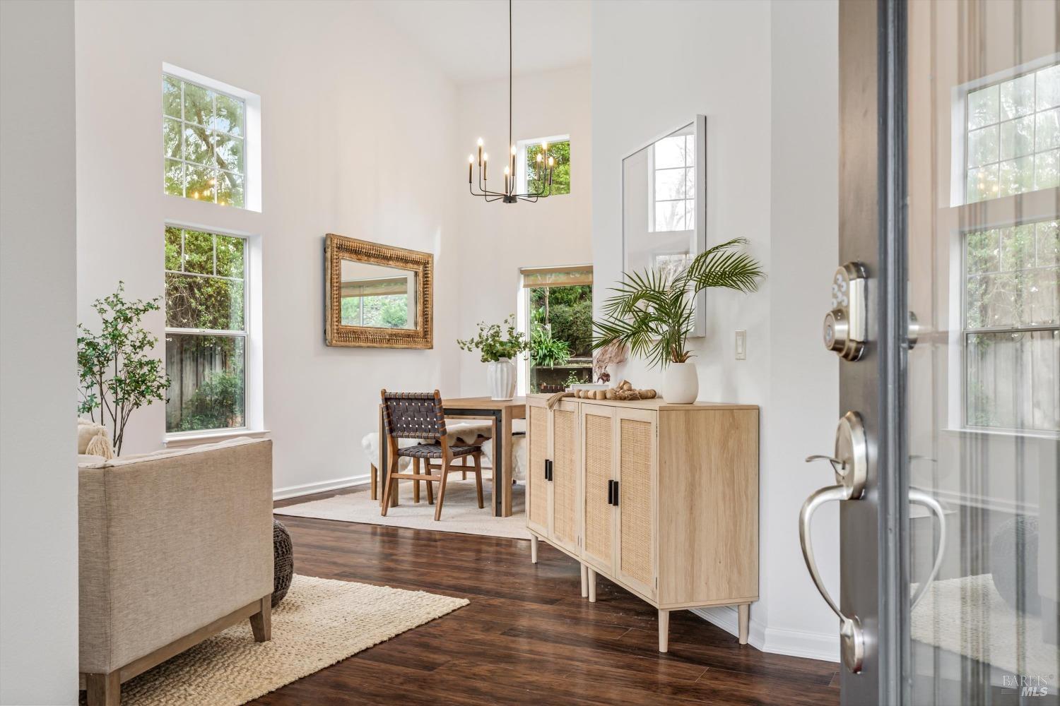 16591 Meadow Oaks Dr