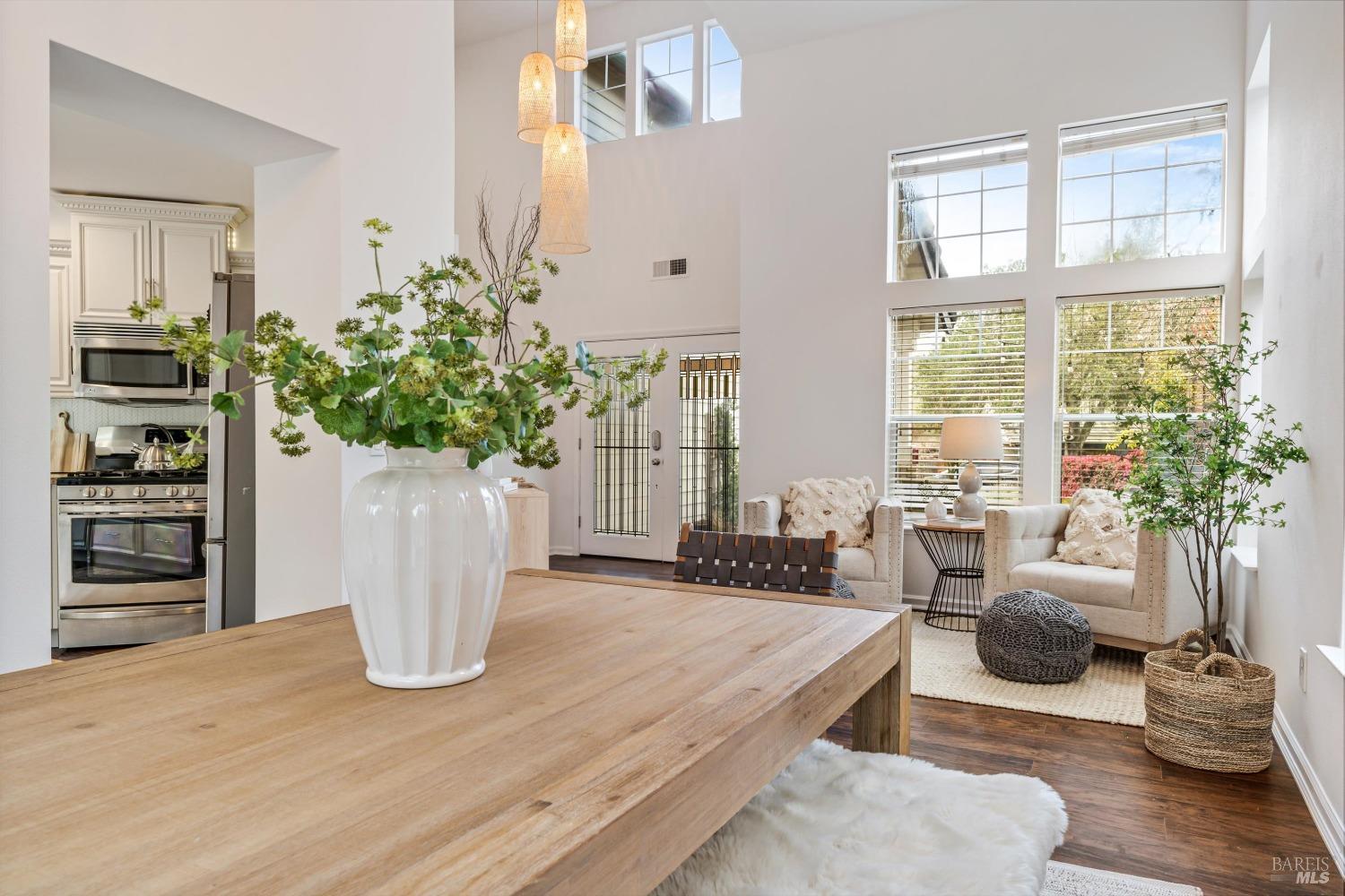 16591 Meadow Oaks Dr