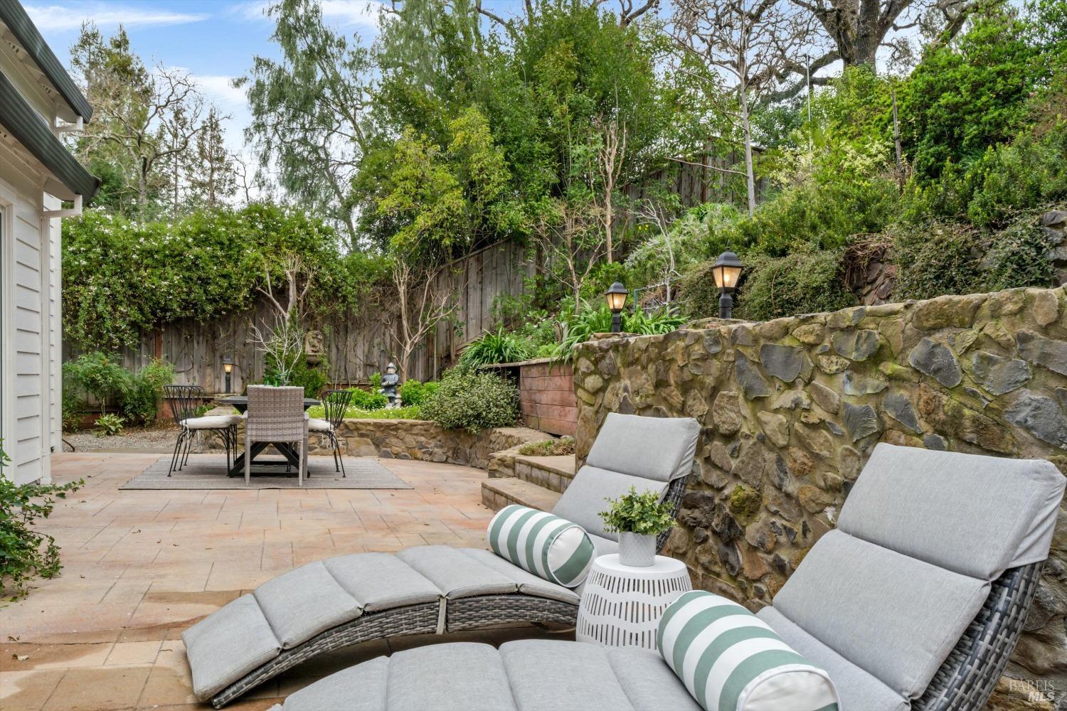 16591 Meadow Oaks Dr