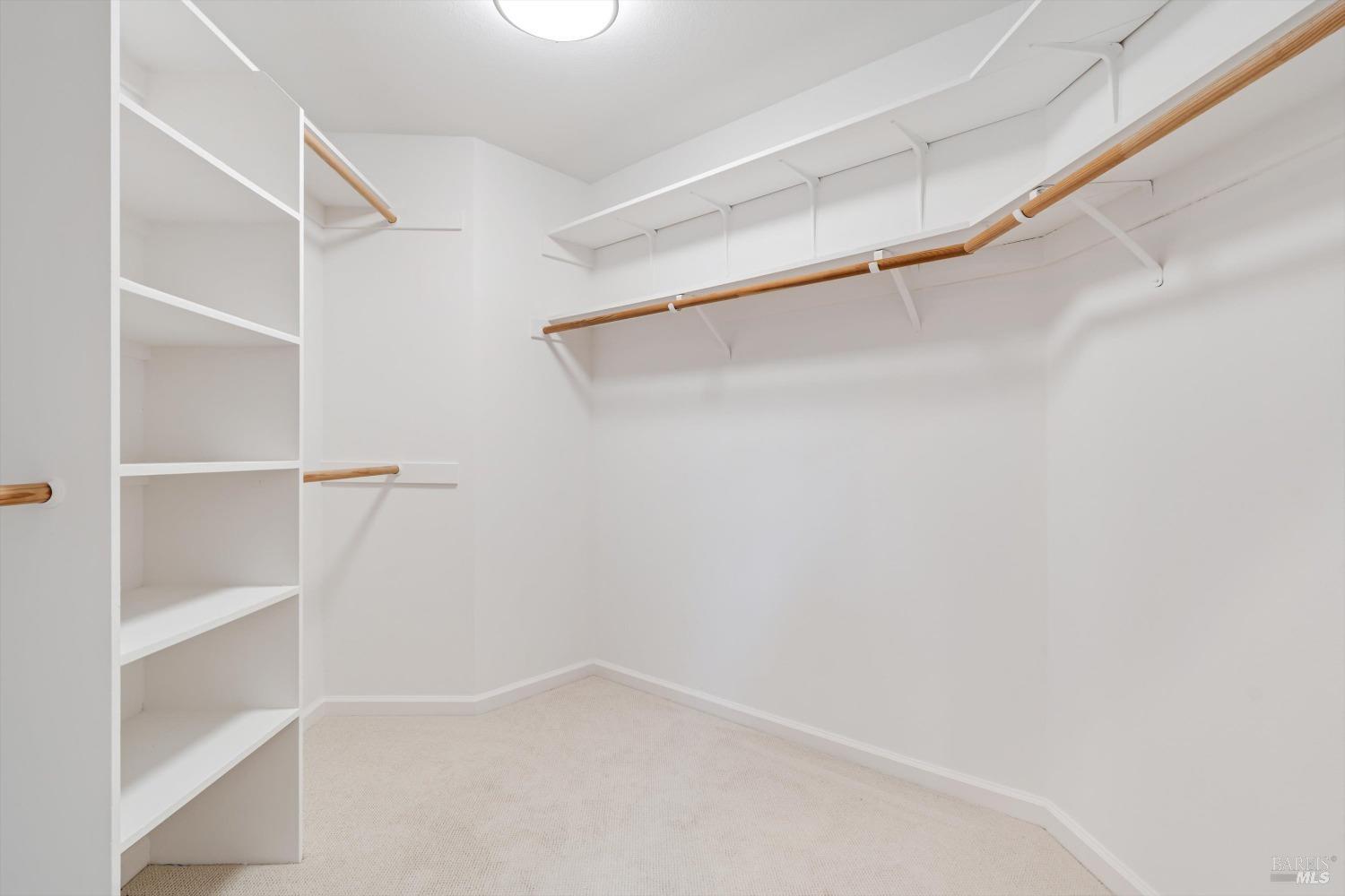 16591 Meadow Oaks Dr