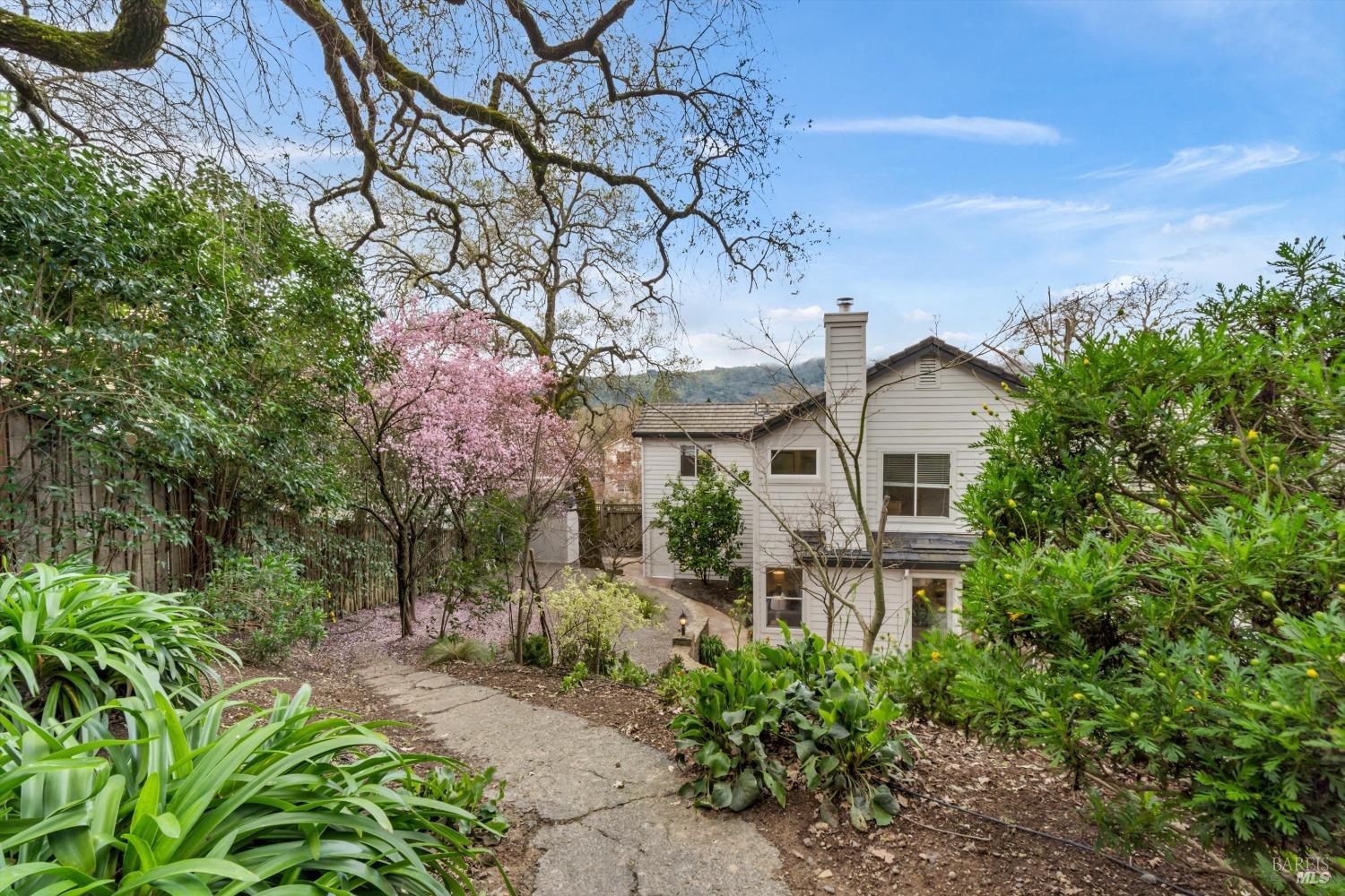 16591 Meadow Oaks Dr