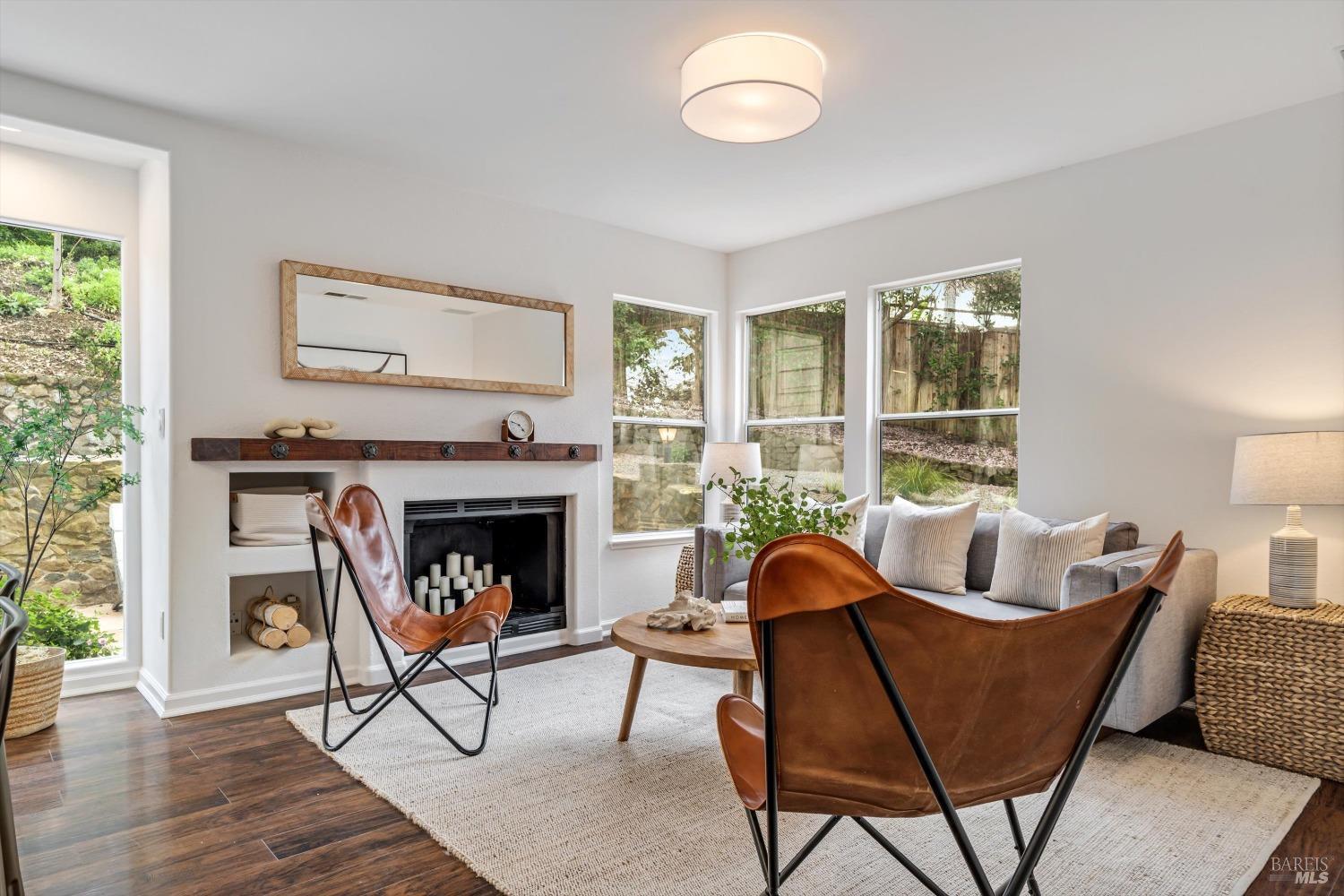 16591 Meadow Oaks Dr