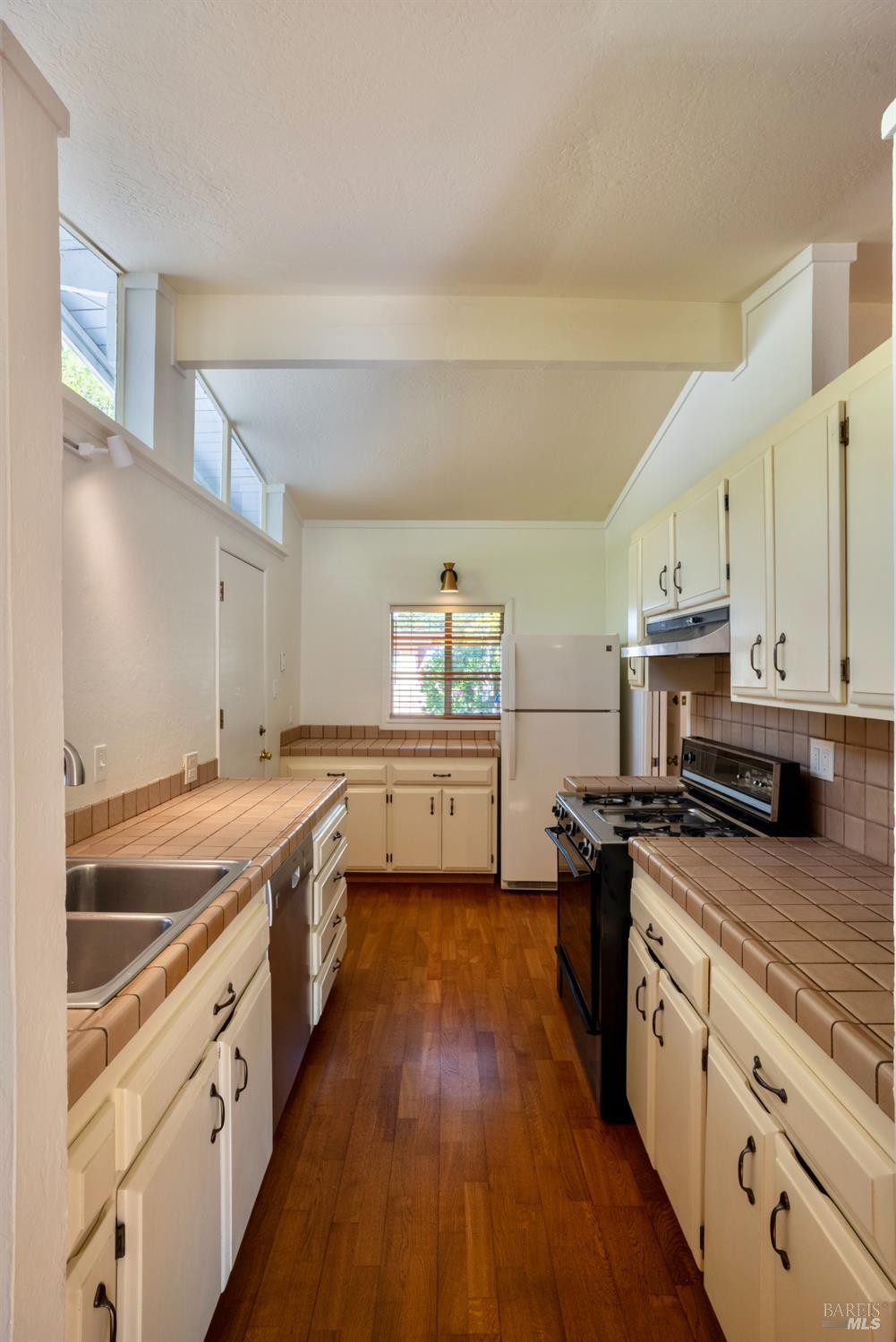 15533 Maplewood Dr