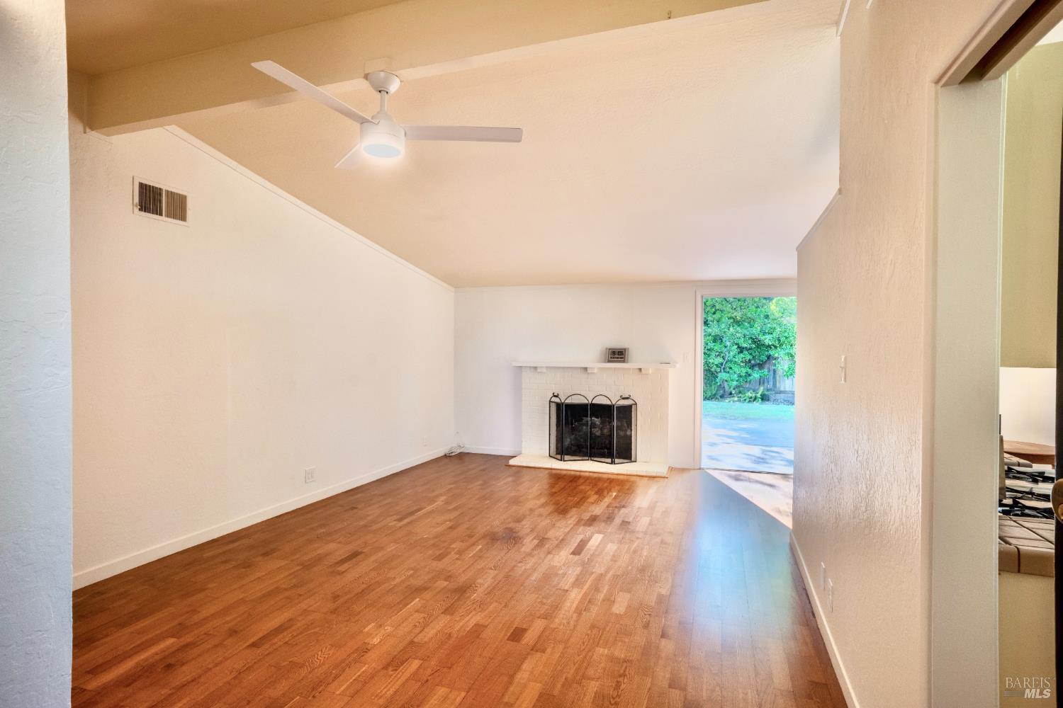 15533 Maplewood Dr