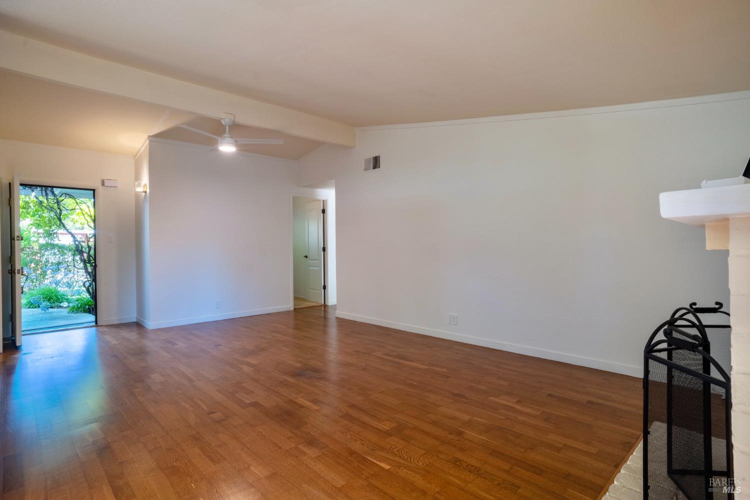 15533 Maplewood Dr