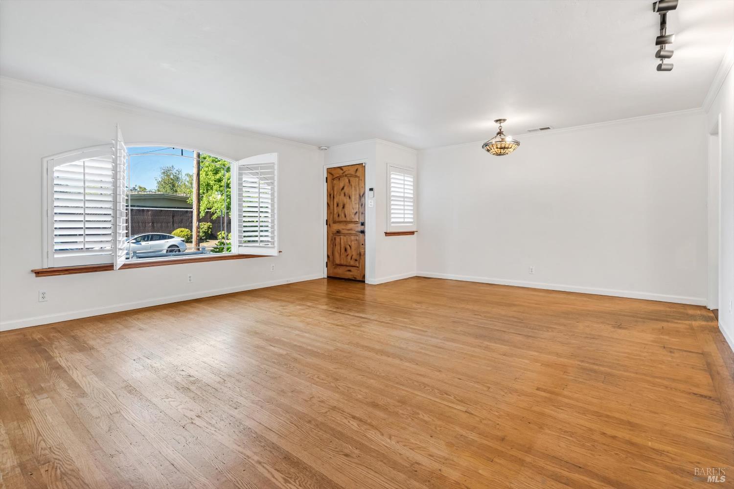 337 Bettencourt Street