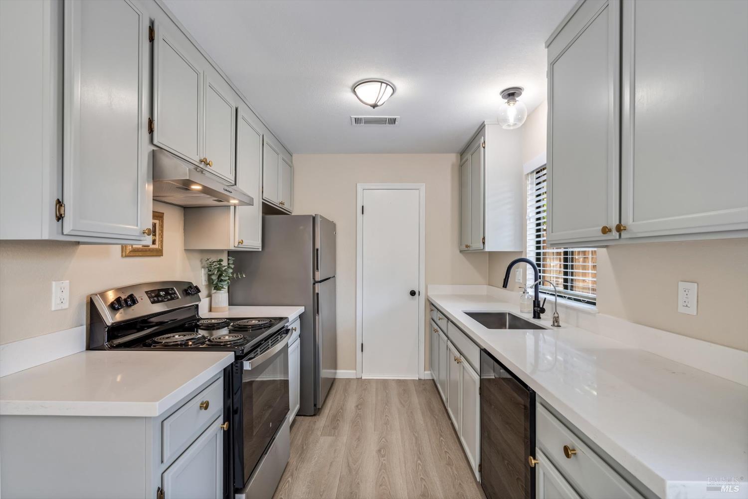 429 7th Street W