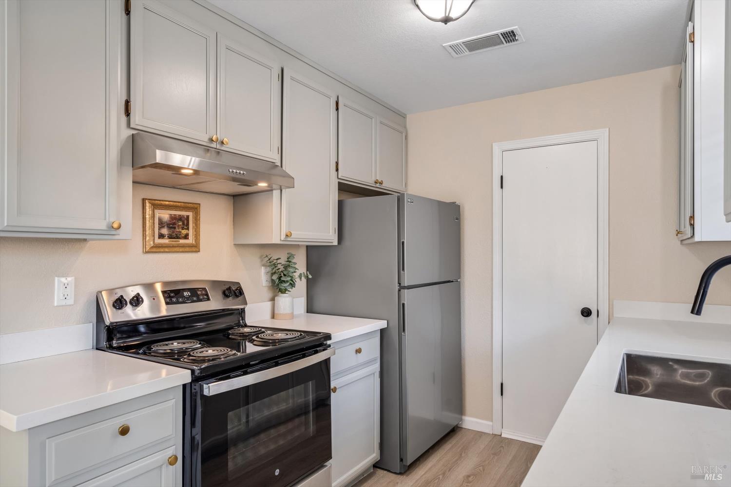 429 7th Street W
