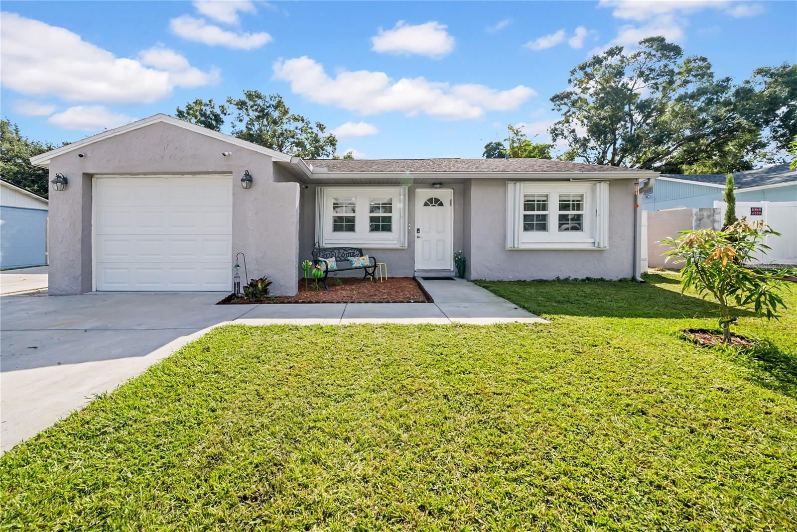 1352 FOXWOOD DR