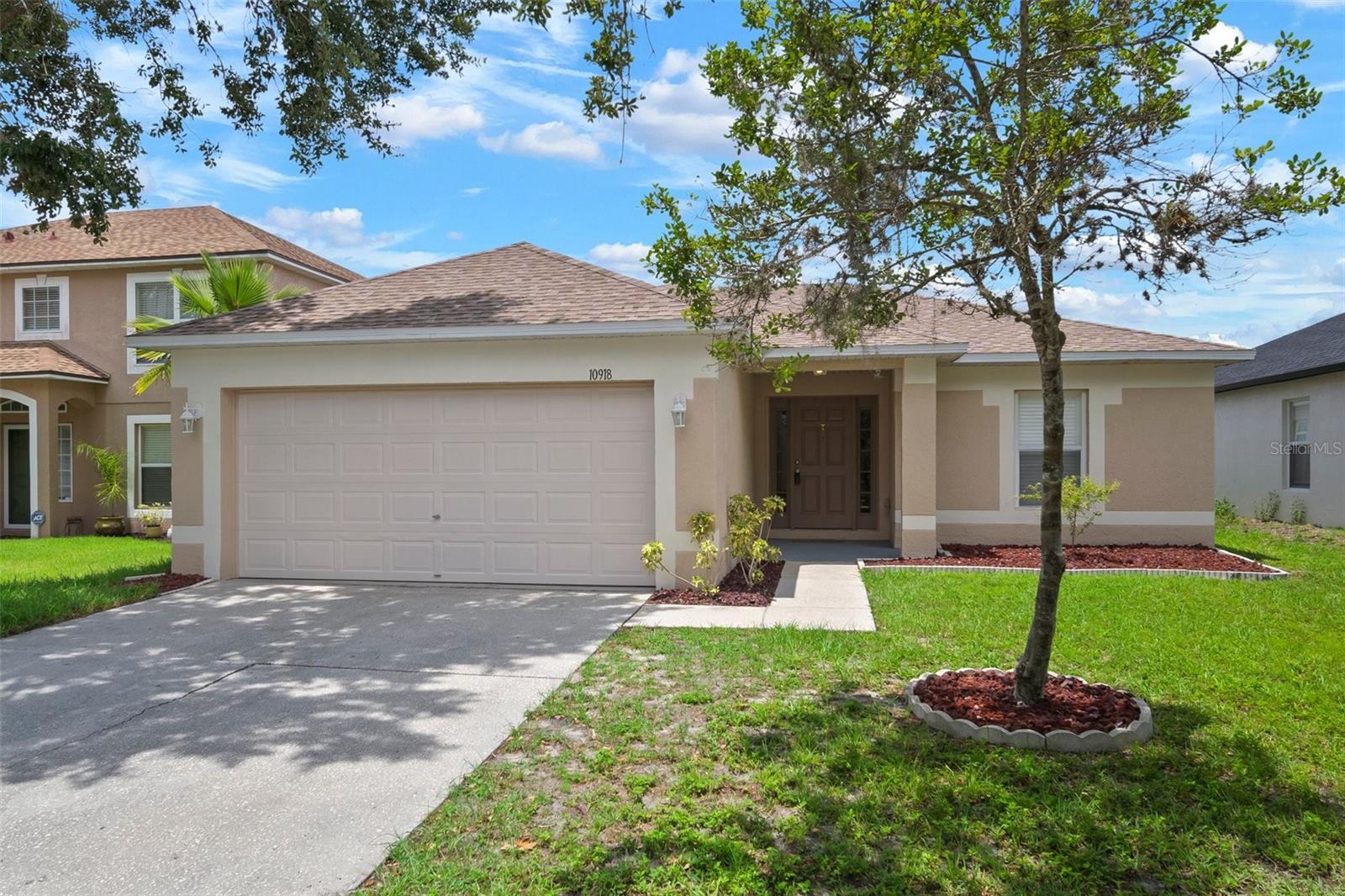 10918 BANYAN WOOD WAY